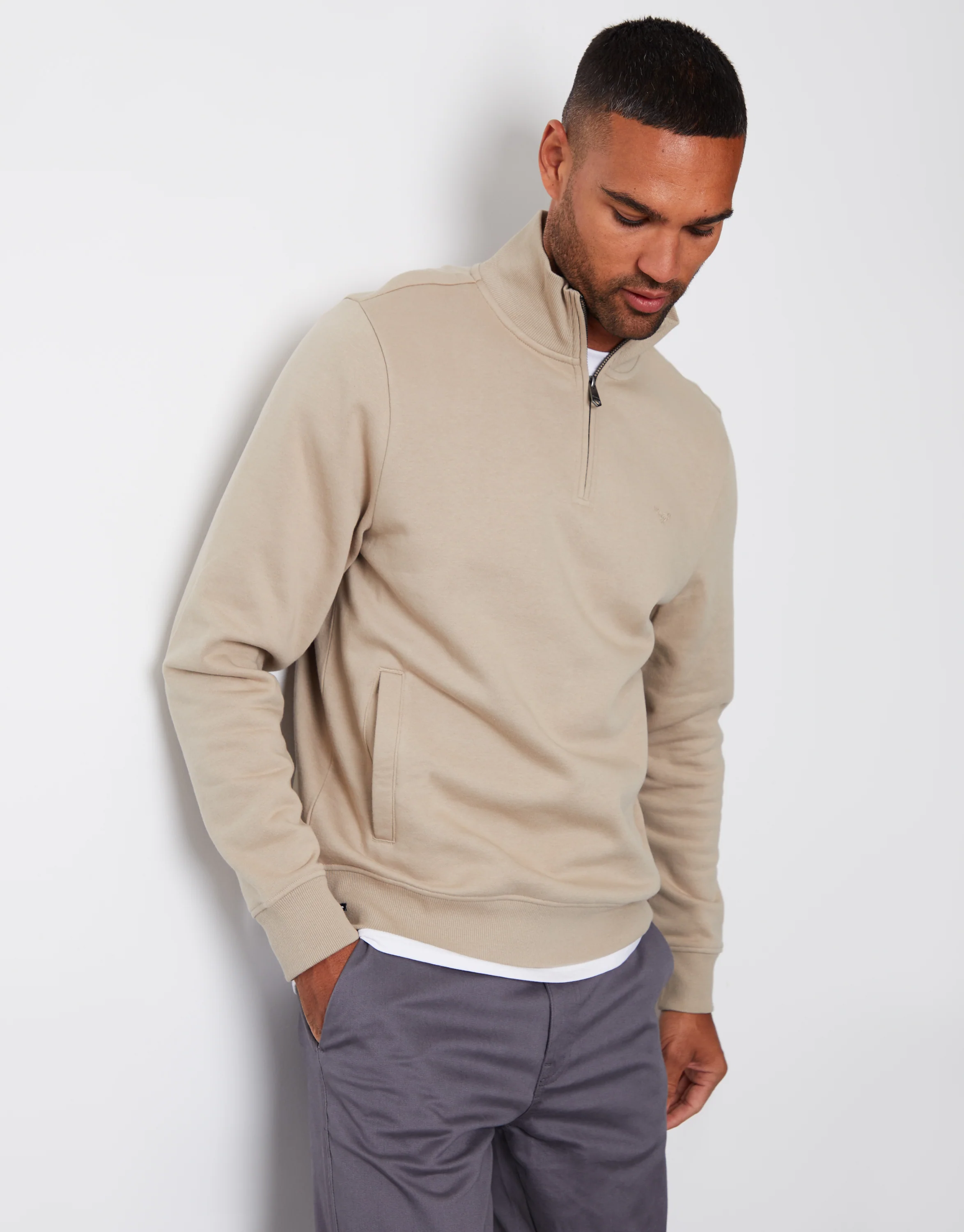 Quarter Zip Sweatshirt in Dark Stone