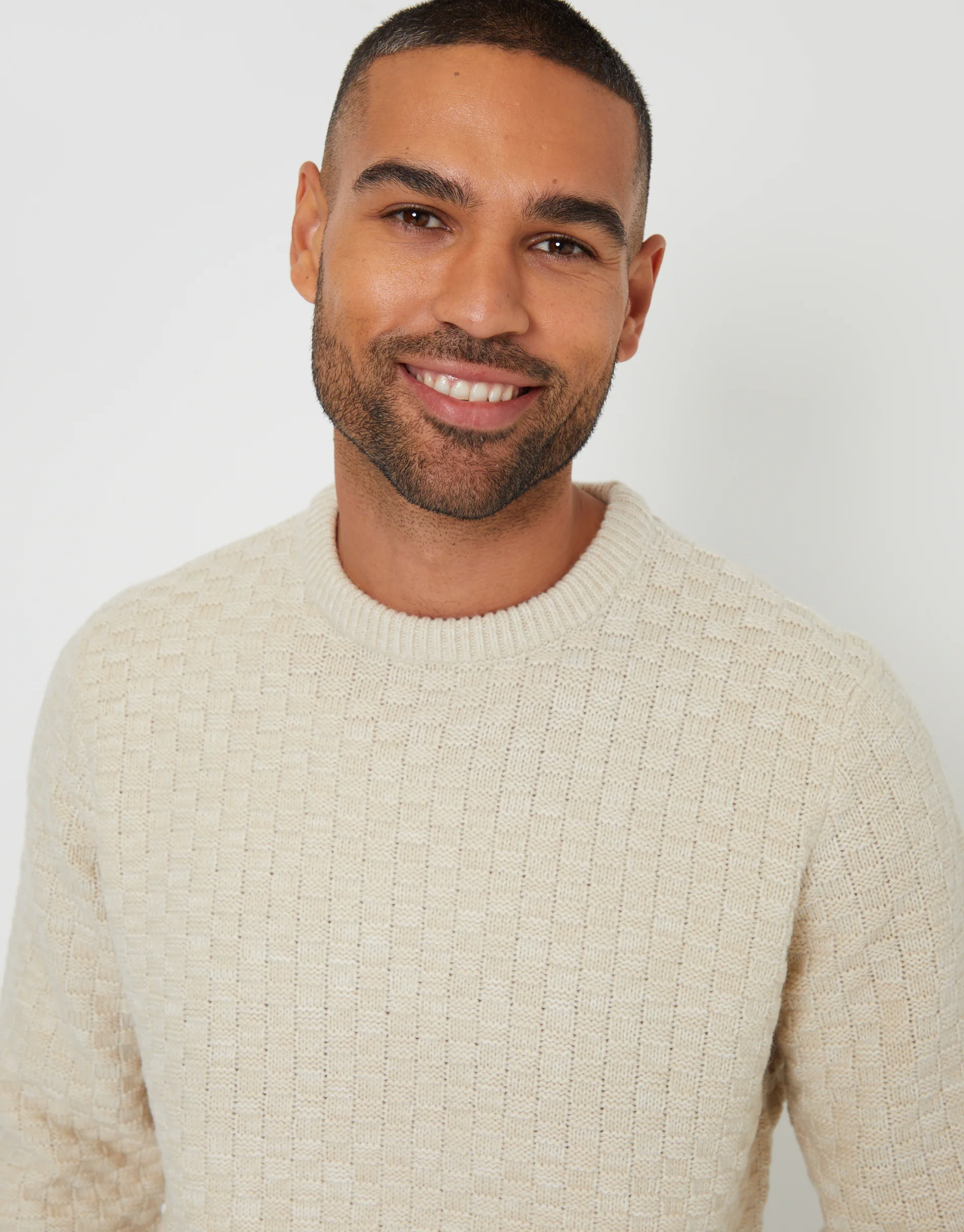 Knitted Crew Neck Jumper in Ecru - Image 5