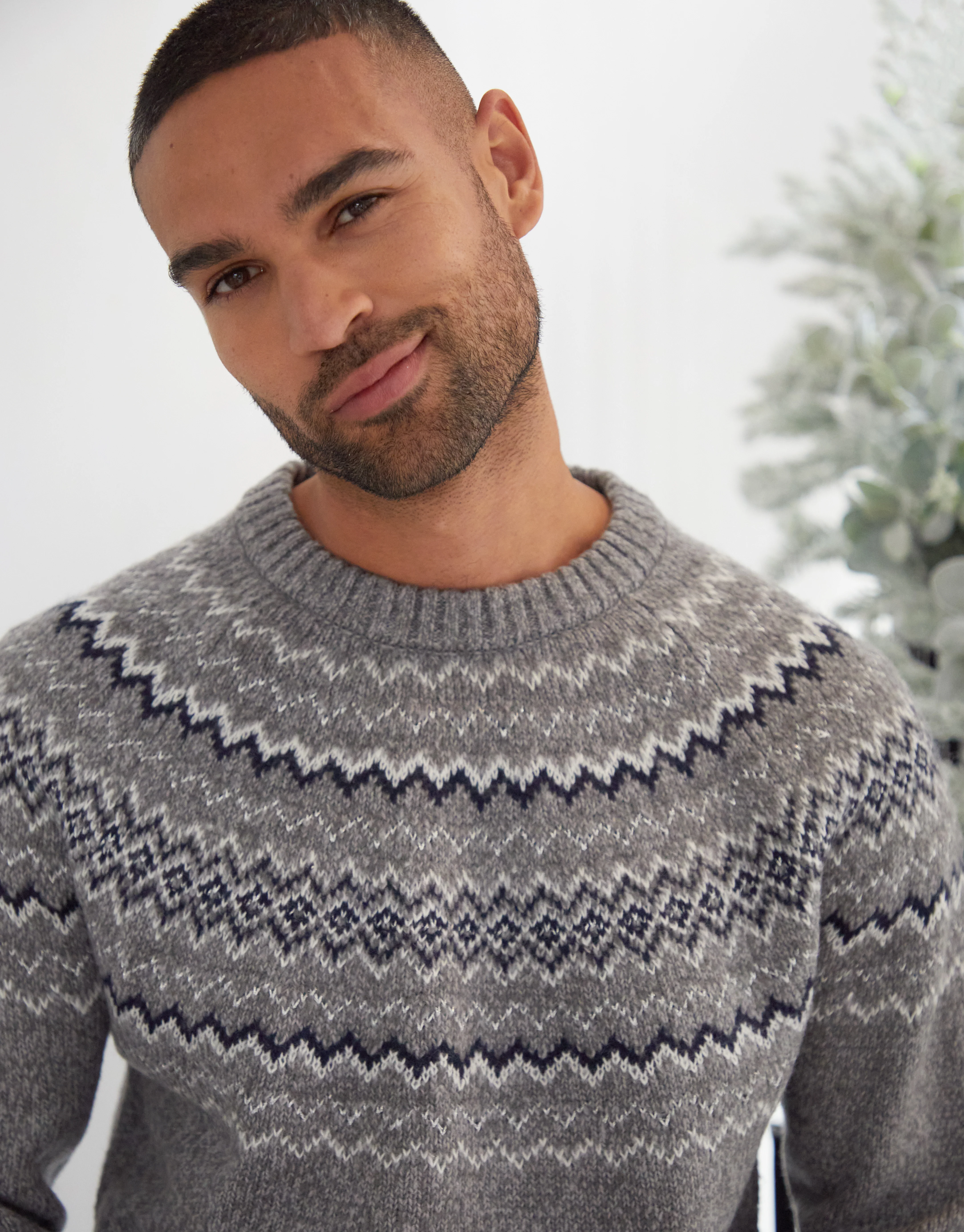 Fairisle Knitted Raglan Jumper in Grey - Image 4