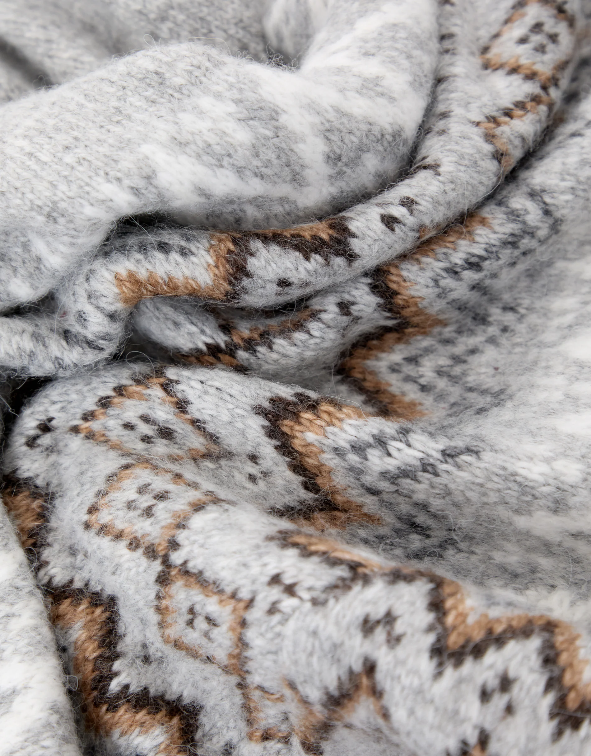 Raglan Fairisle Christmas Jumper in Grey Marl - Image 7
