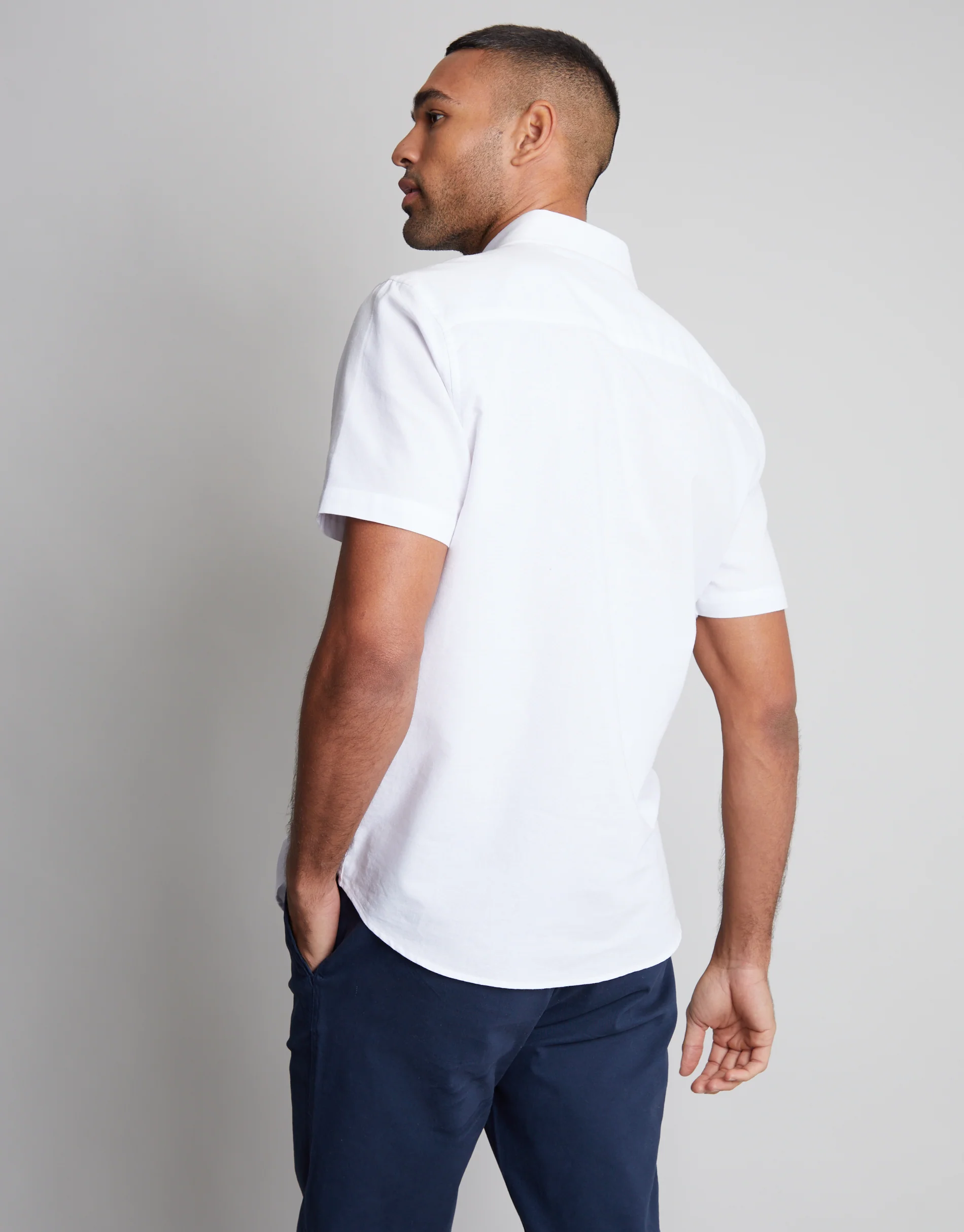Short Sleeve Shirt in White - Image 2