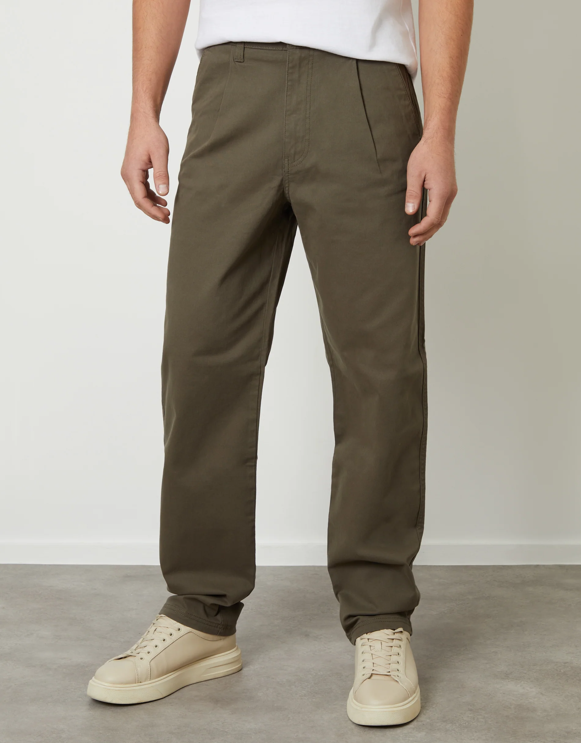 Straight Leg Pleated Chino Trousers in Khaki Green