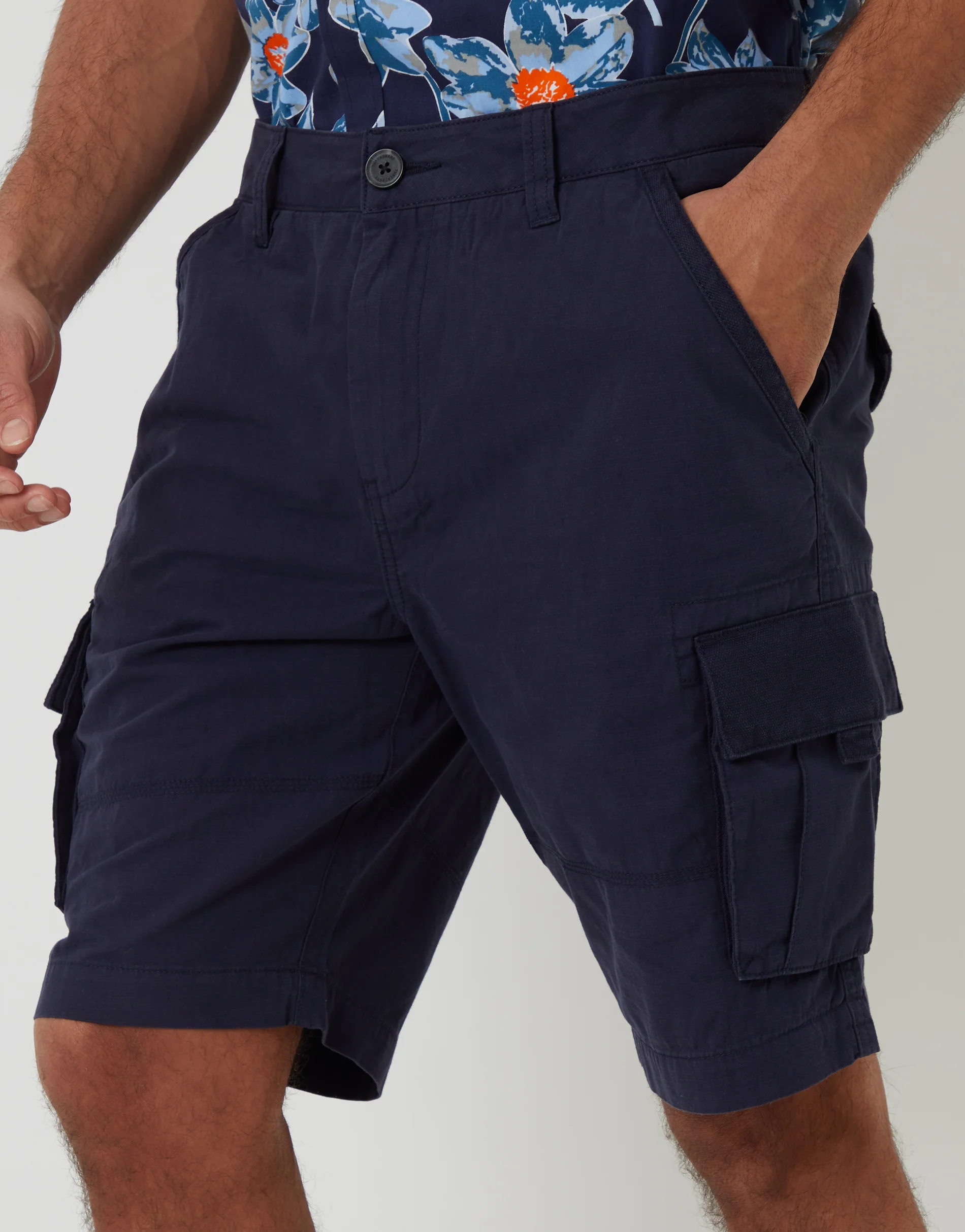 Cargo Shorts in Navy - Image 4