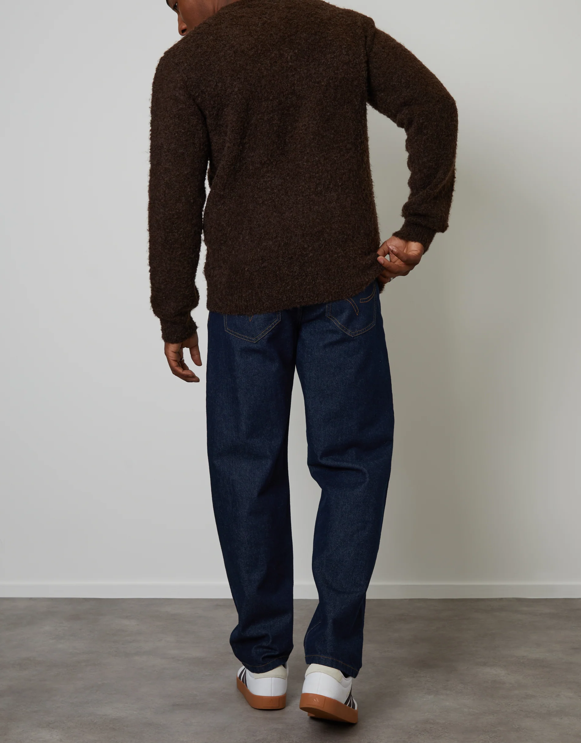 Straight Leg Jeans in Rinse Wash - Image 4