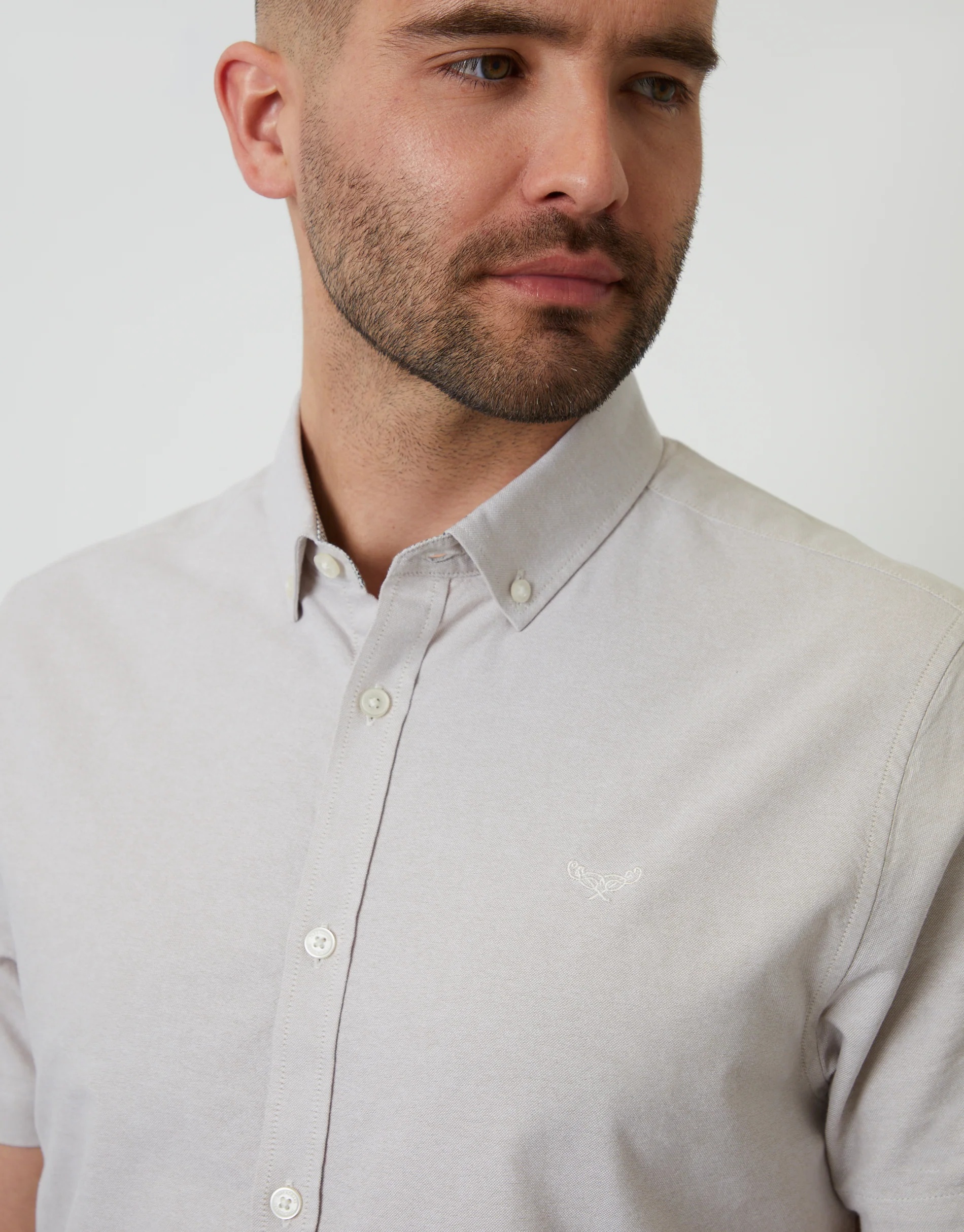 Short Sleeve Shirt in Stone - Image 4
