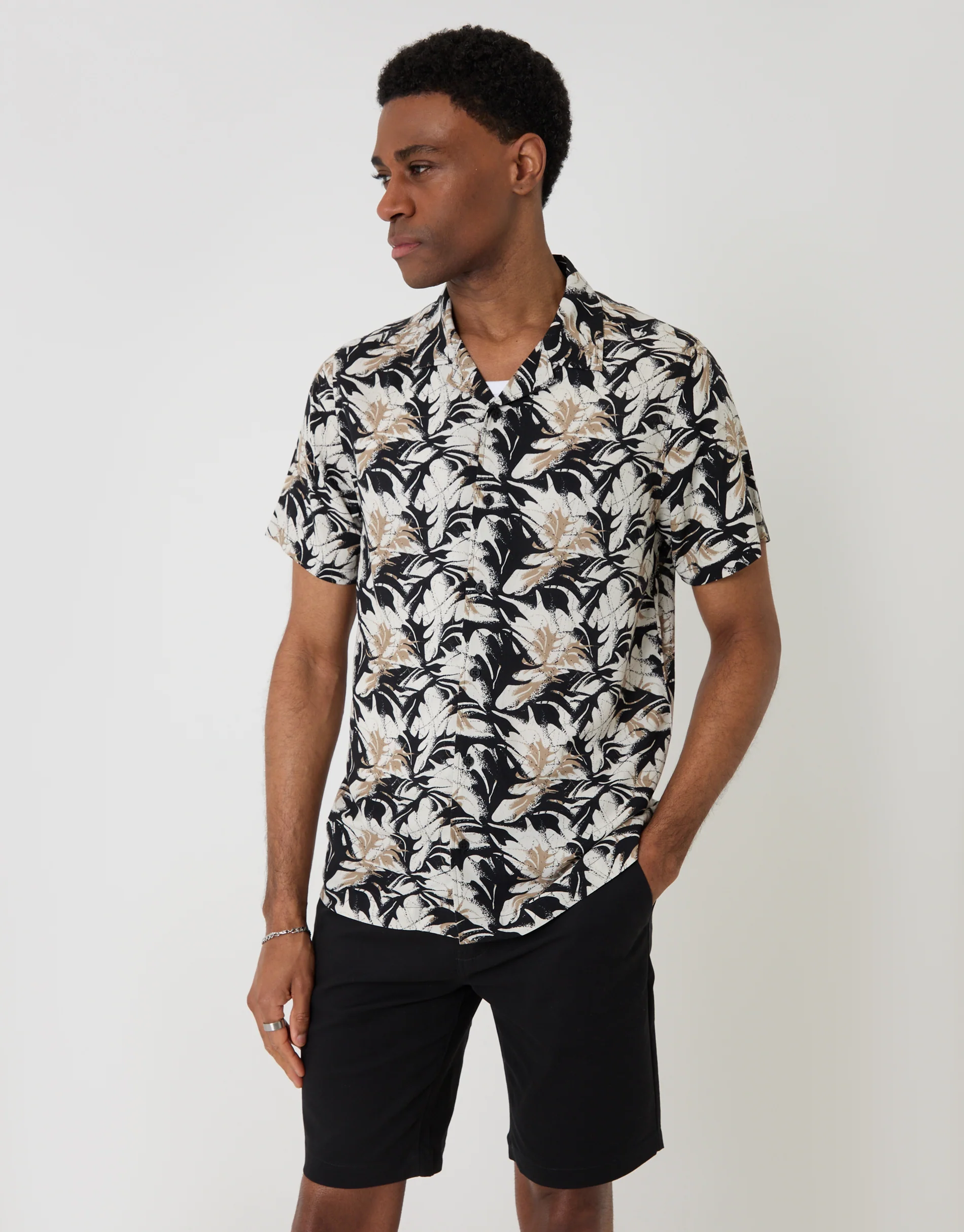 Relaxed Fit Abstract Print Short Sleeve Shirt in Black - Image 2