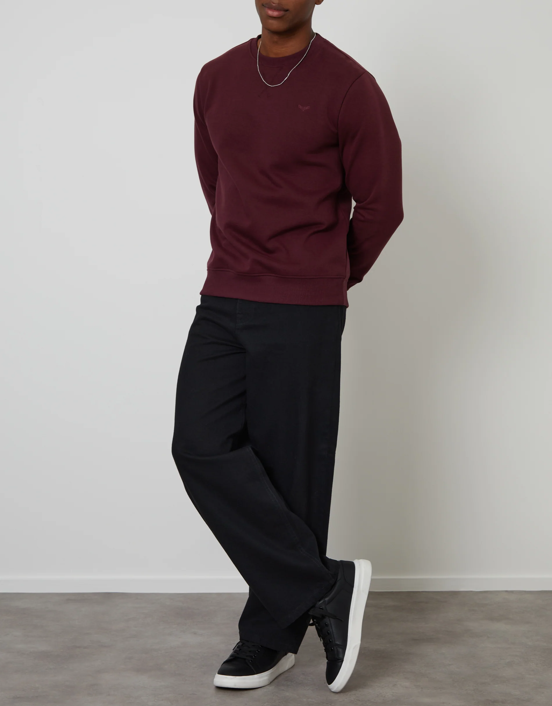Baggy Fit Jeans in Black - Image 2