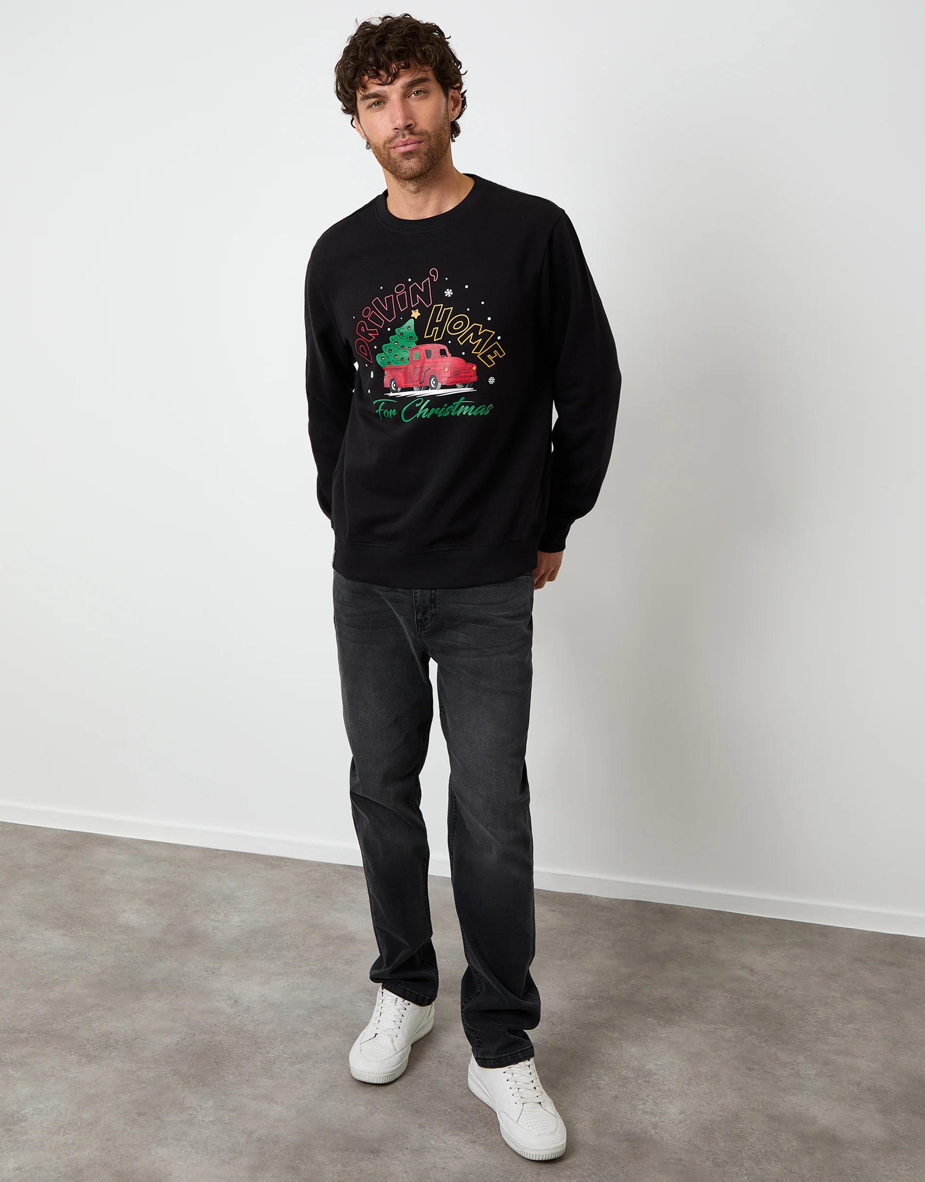 Christmas Graphic Print Crew Neck Sweatshirt in Black - Image 4