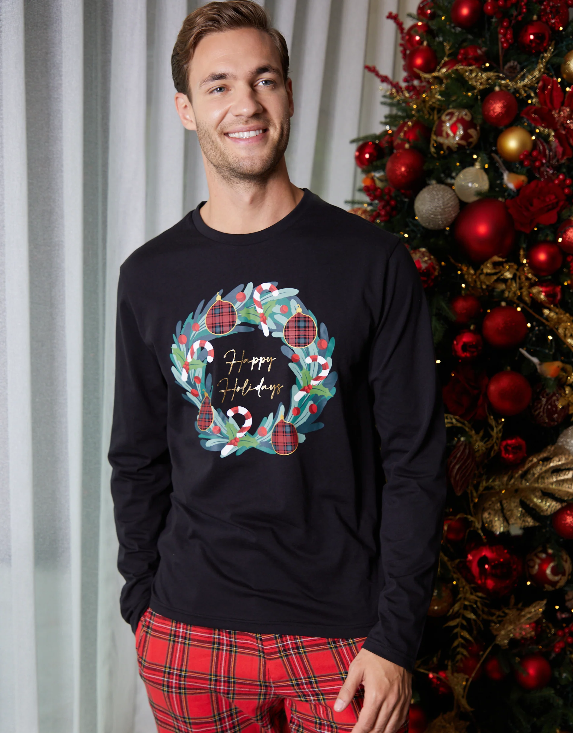 Christmas Wreath Long Pyjama Set in Black