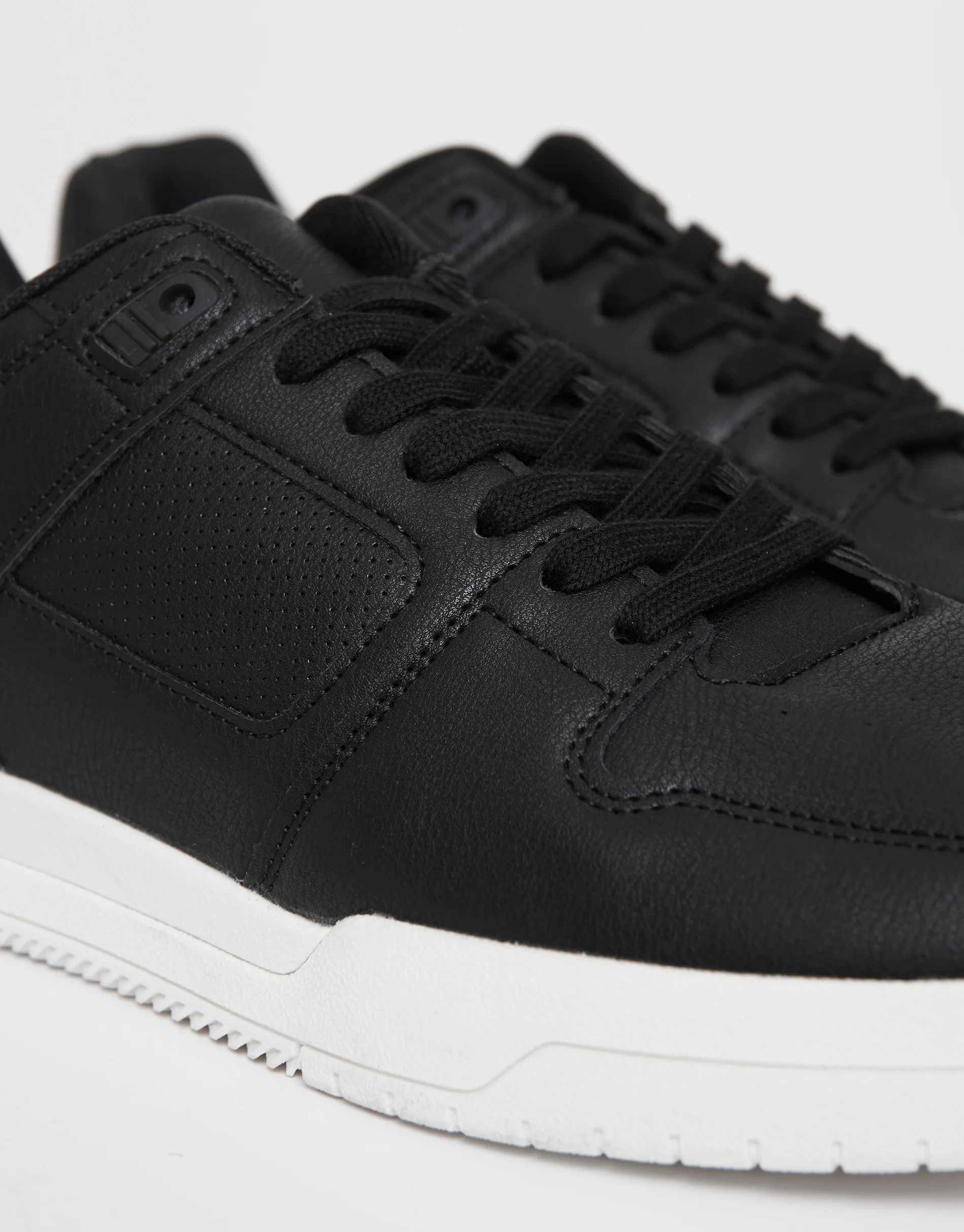 Court Trainers in Black - Image 3