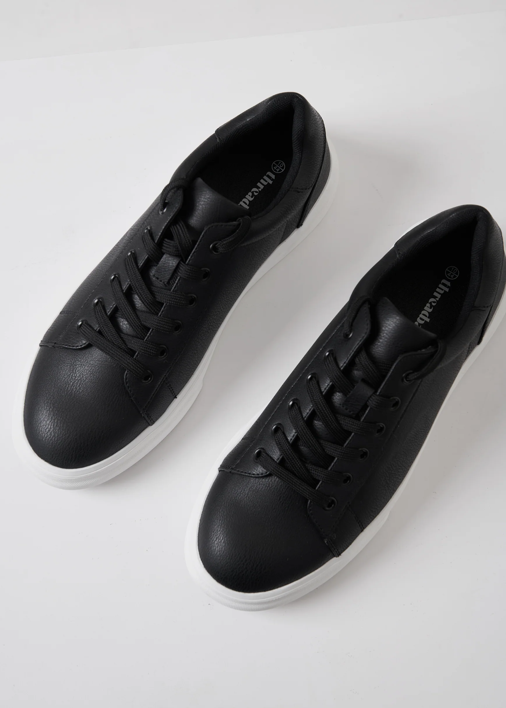 Court Trainers in Black - Image 2