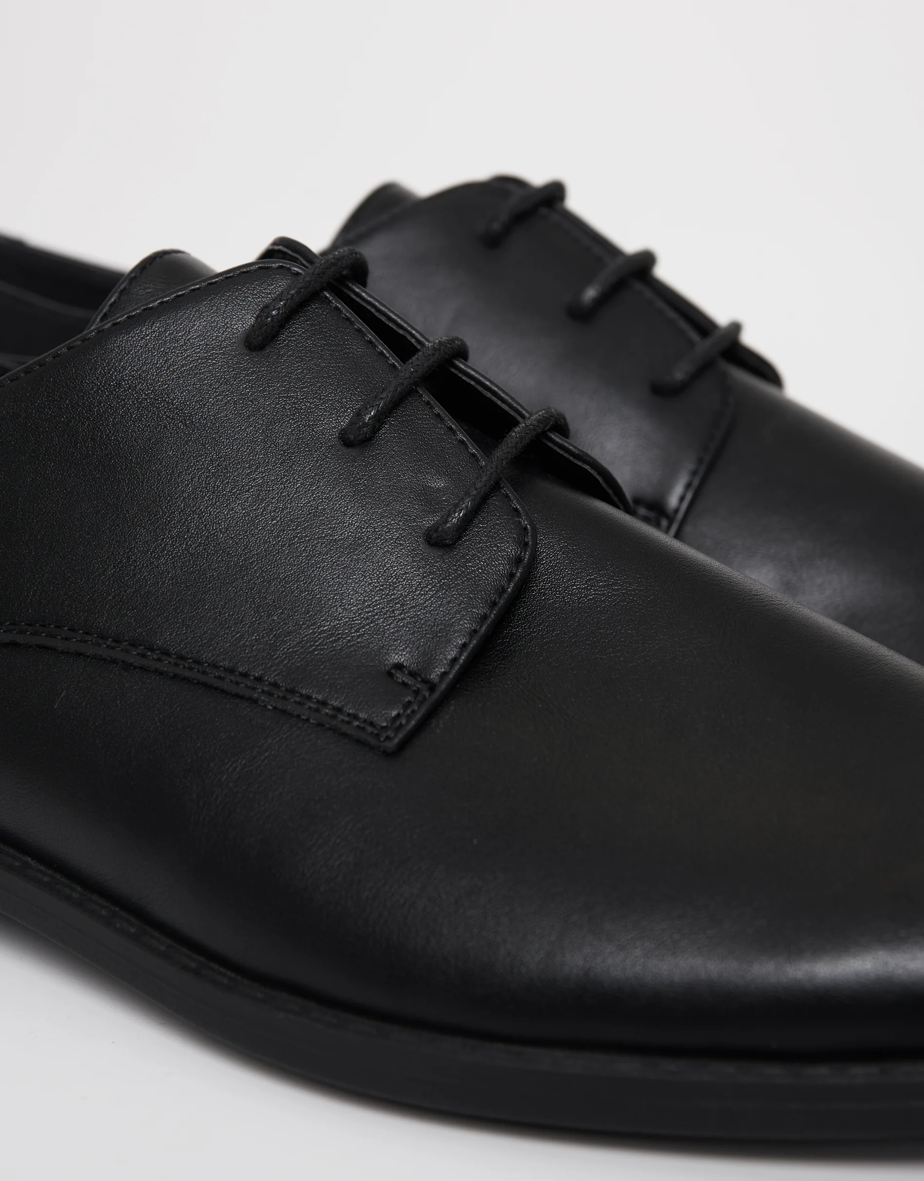 Derby Shoes in Black - Image 3
