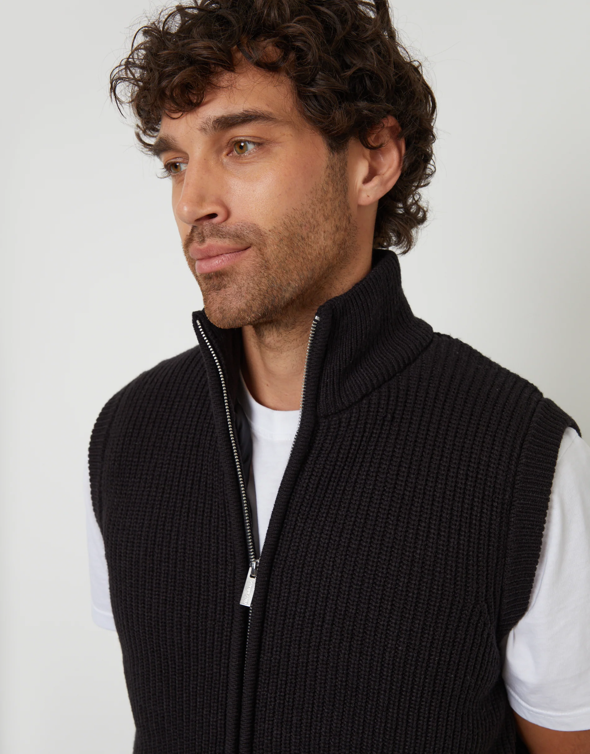 Knitted Quilted Gilet in Black - Image 4