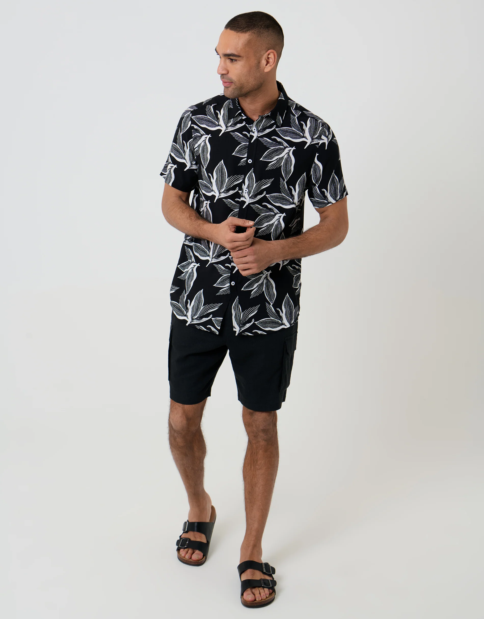 Leaf Print Short Sleeve Shirt in Black - Image 3