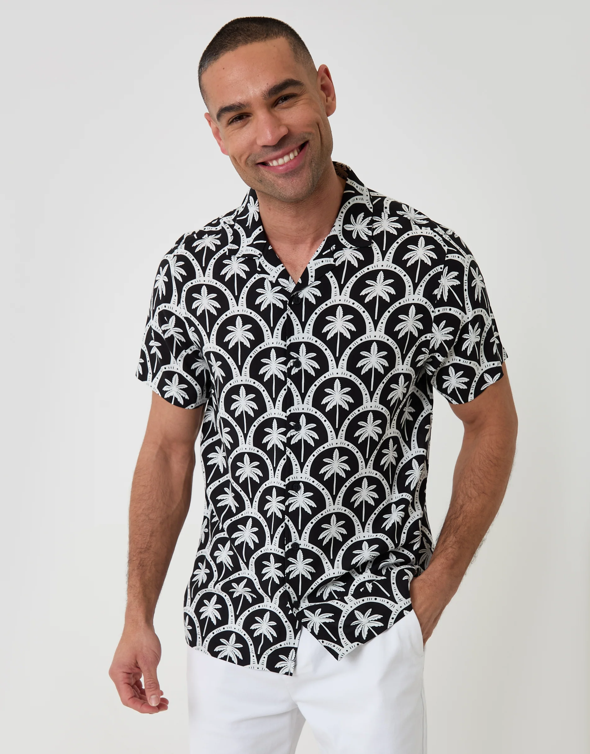 Palm Tree Print Short Sleeve Shirt in Black