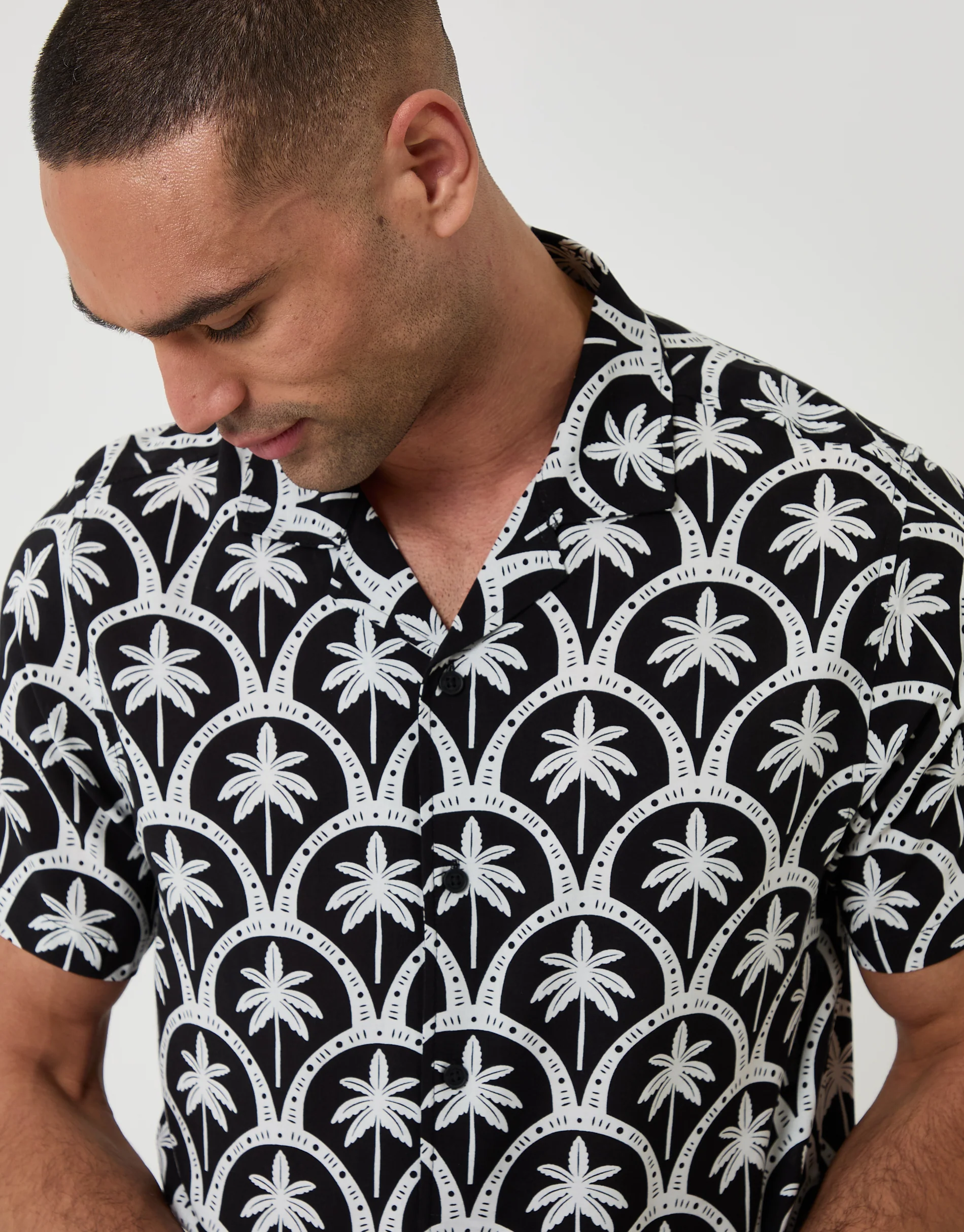 Palm Tree Print Short Sleeve Shirt in Black - Image 4