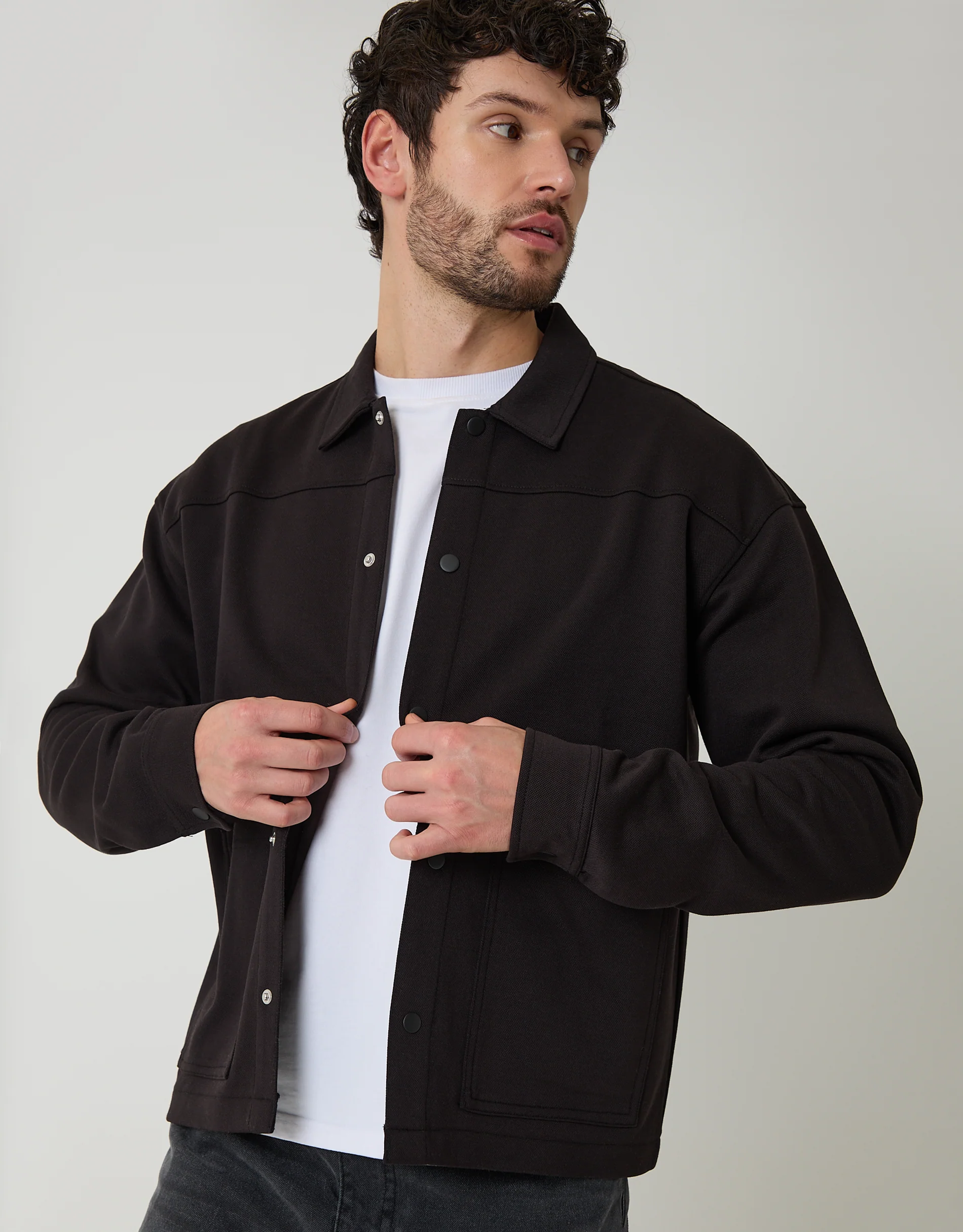 Cropped Fit Popper Fastening Shacket in Black