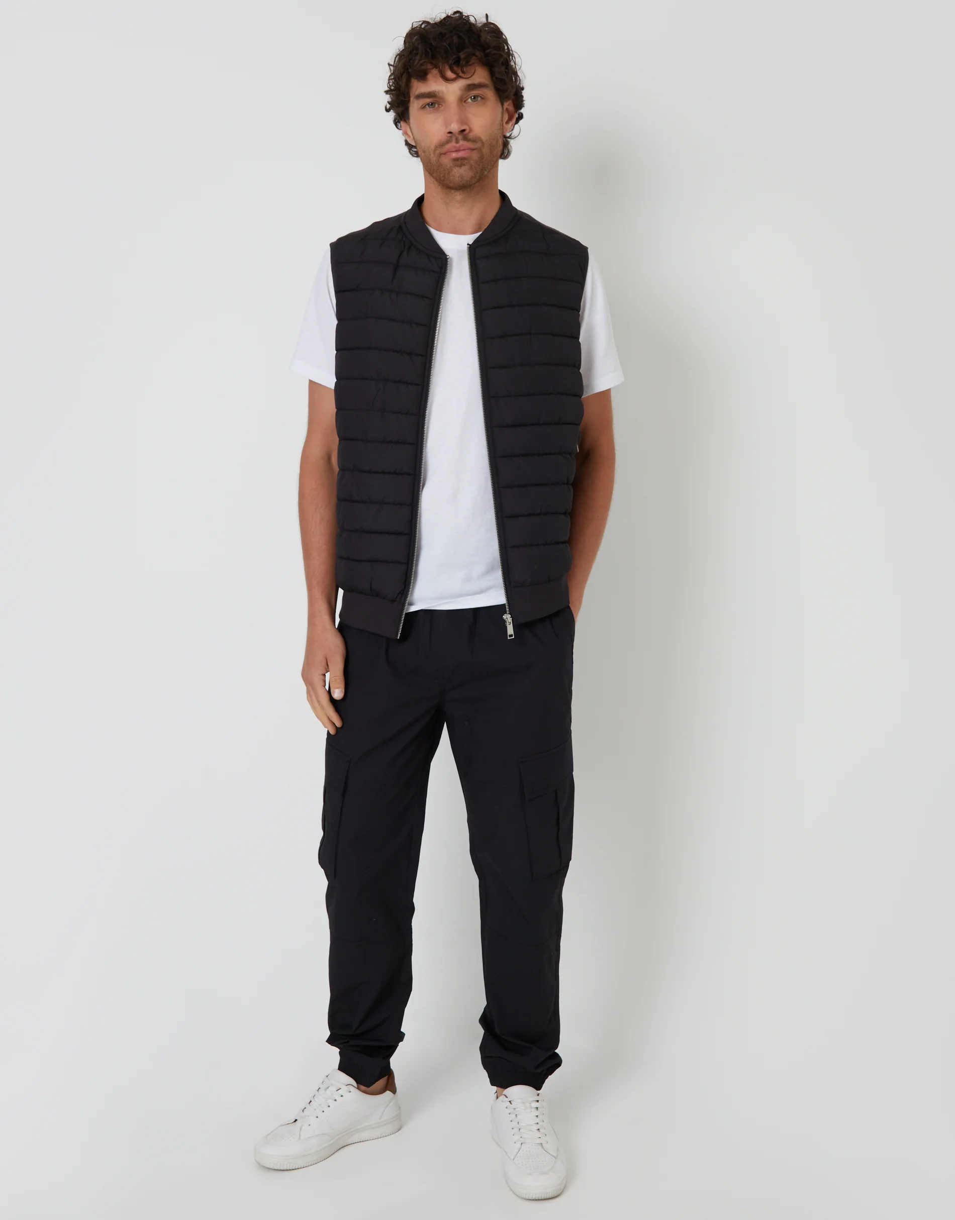 Quilted Hybrid Gilet in Black - Image 3