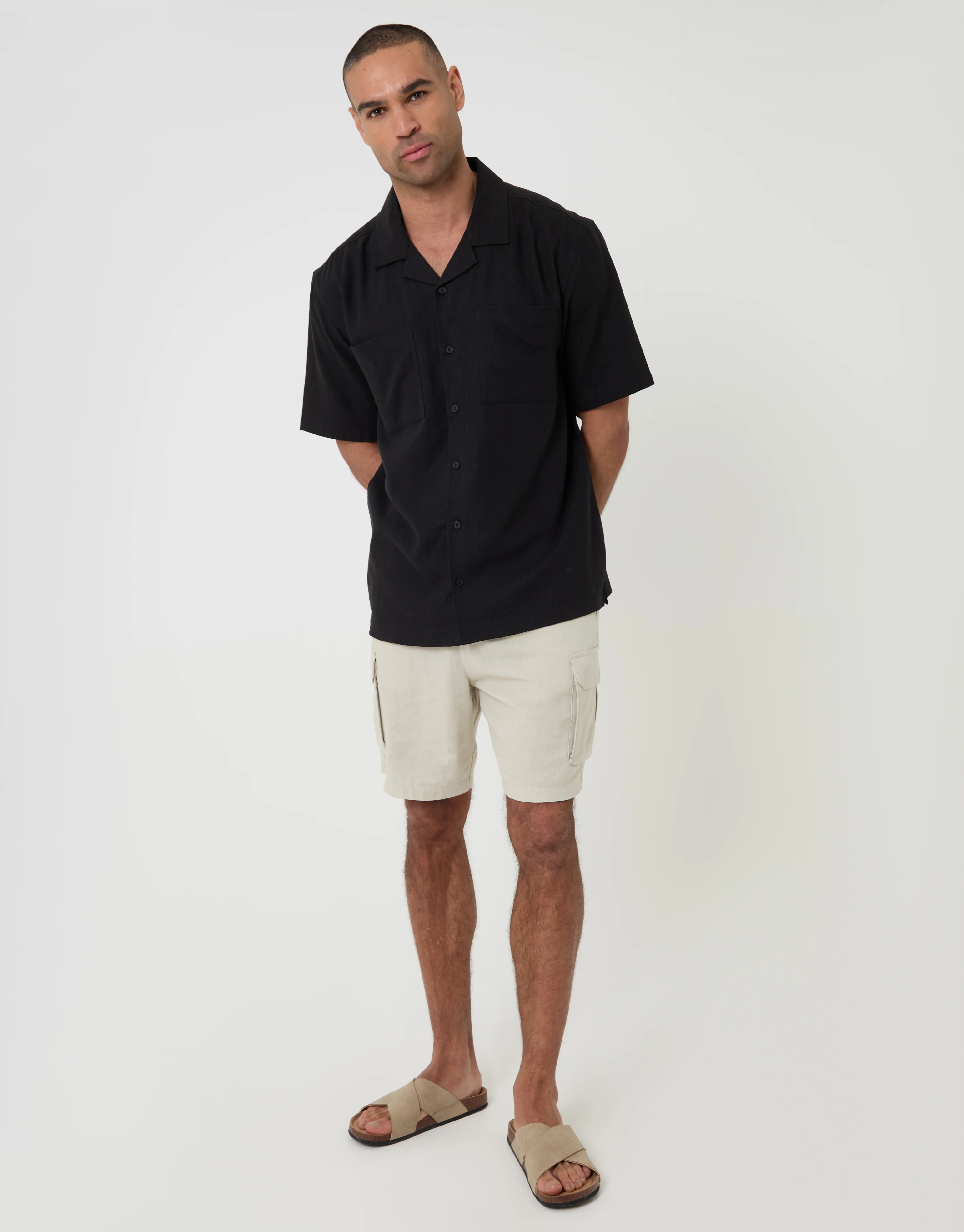 Relaxed Fit Linen Blend Short Sleeve Shirt in Black - Image 3