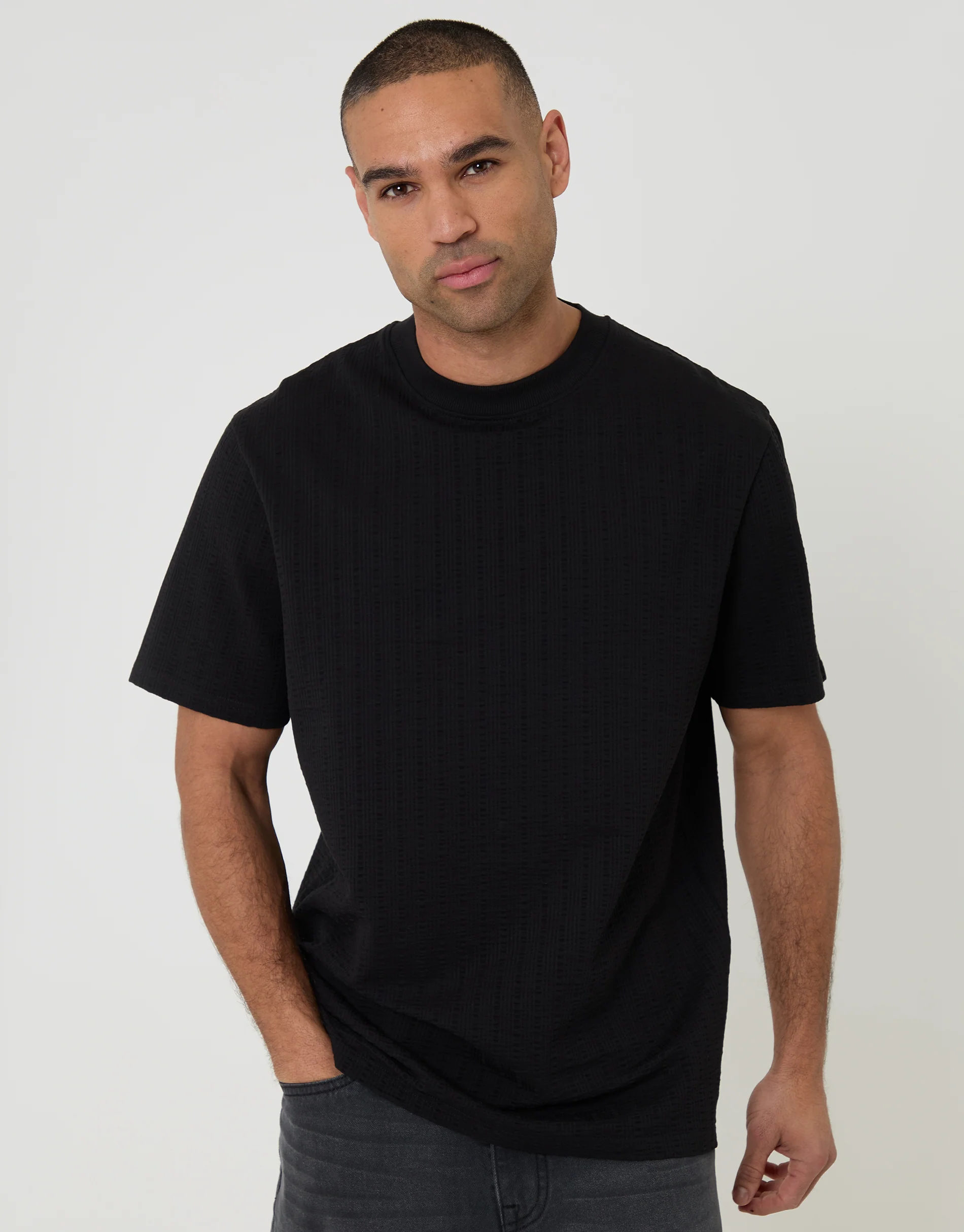 Relaxed Fit Textured Crew Neck T-Shirt in Black