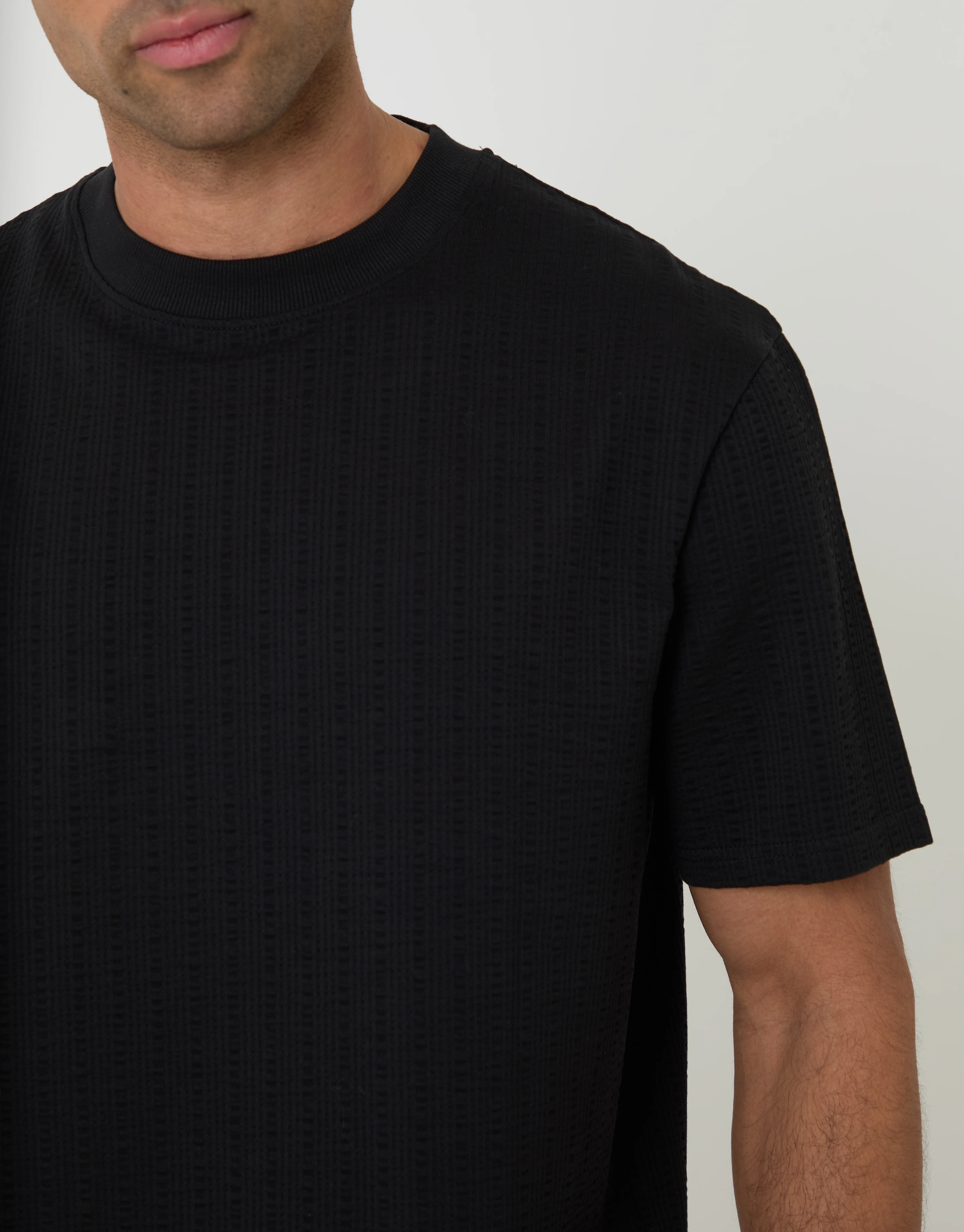 Relaxed Fit Textured Crew Neck T-Shirt in Black - Image 4