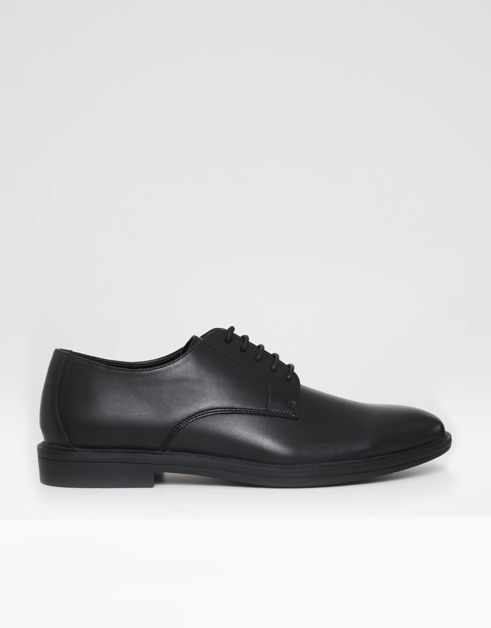 Smart Shoes in Black