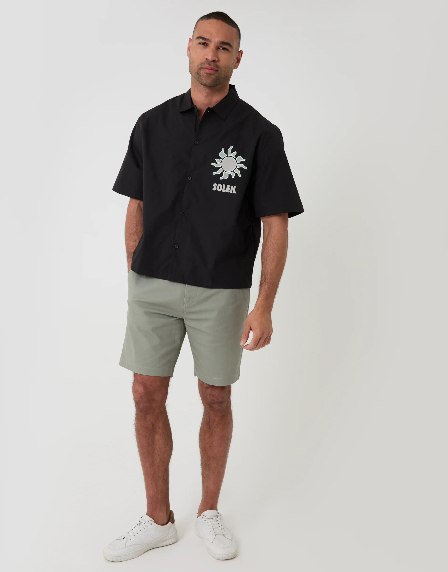 Boxy Fit Soleil Print Cotton Poplin Short Sleeve Shirt in Black - Image 3