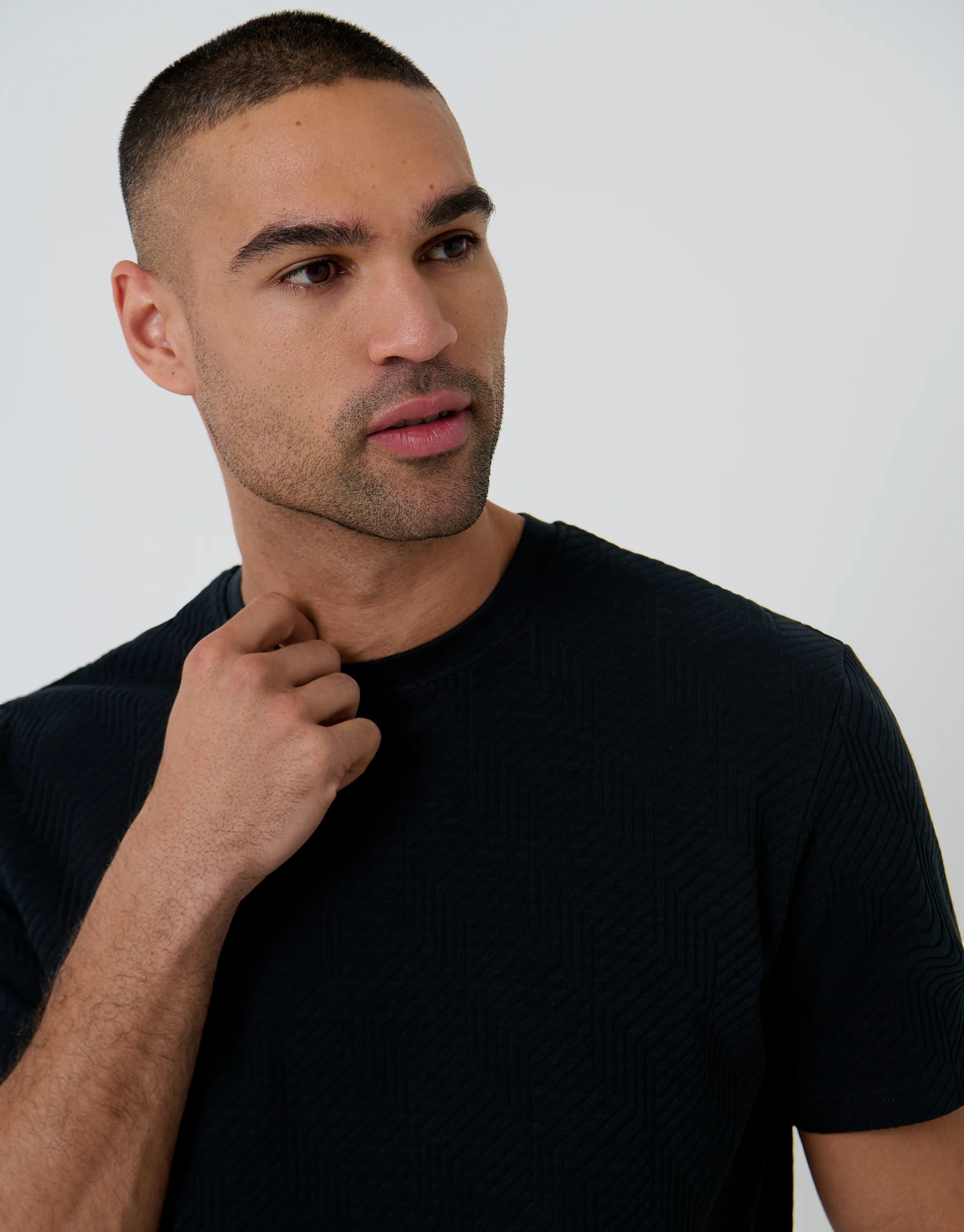 Textured Stretch Cotton Crew Neck T-Shirt in Black - Image 4