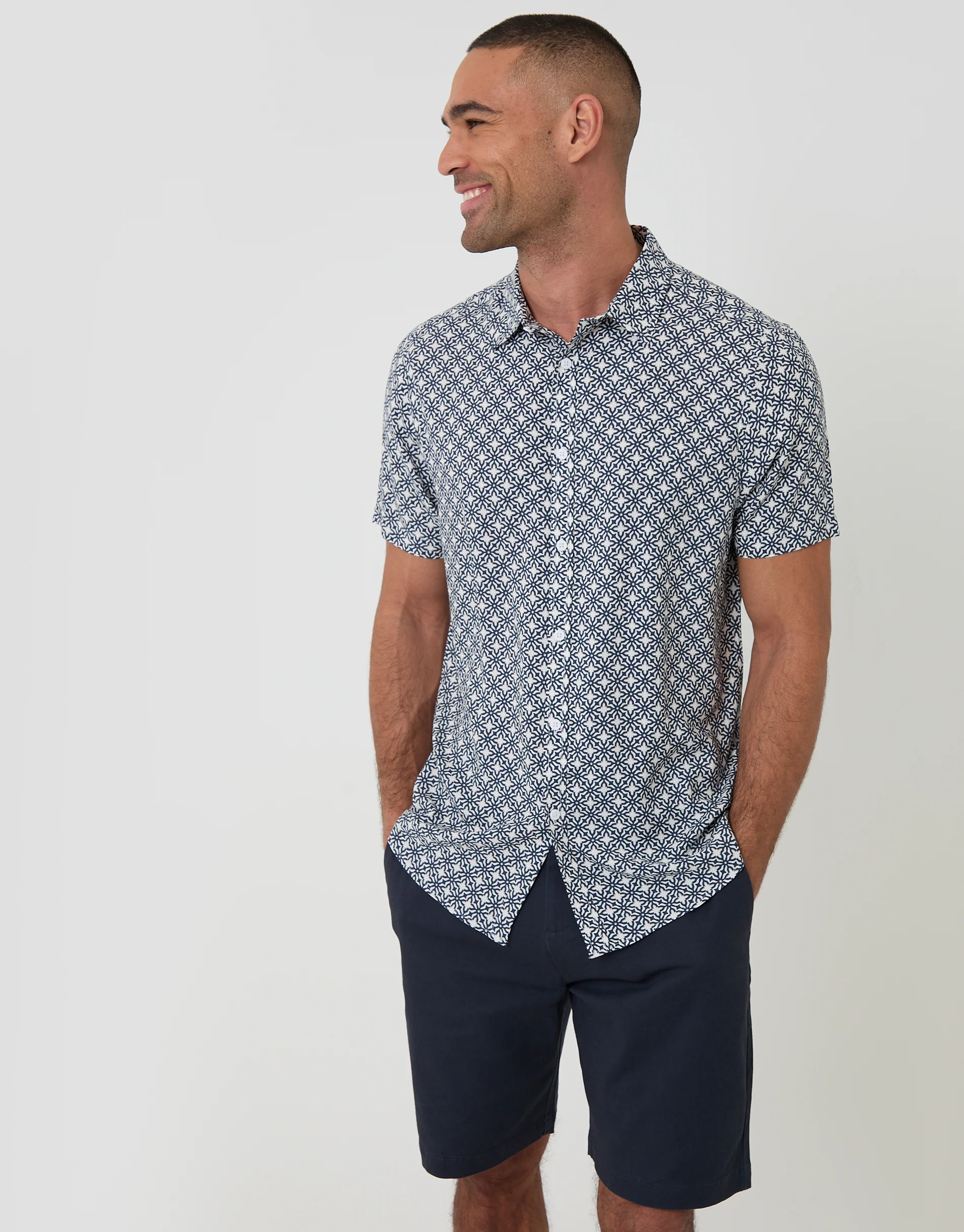 Geometric Print Short Sleeve Shirt in Blue
