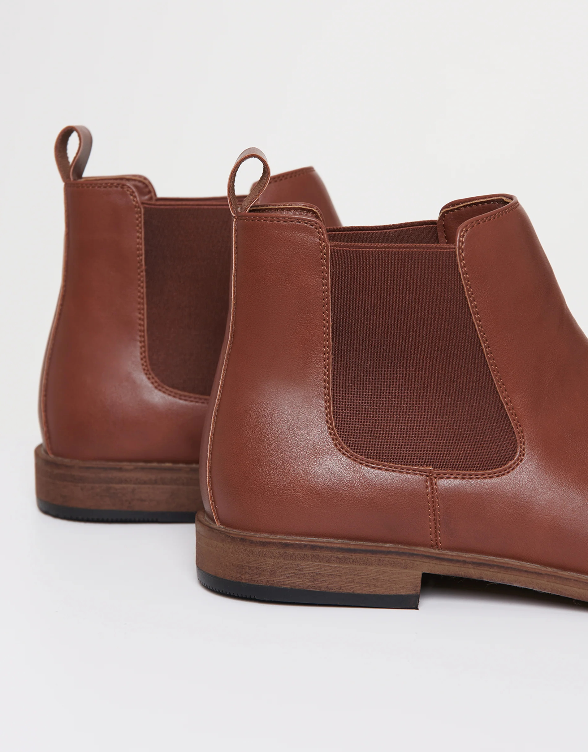 Chelsea Boots in Brown - Image 4