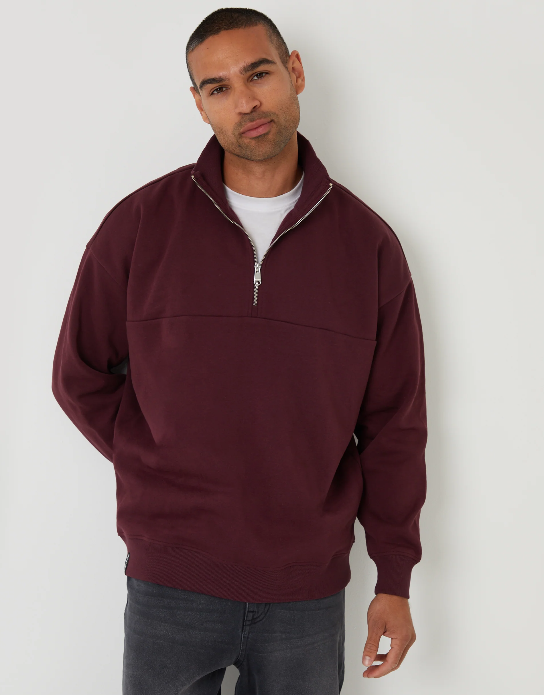 Relaxed Fit Half Zip Sweatshirt in Burgundy