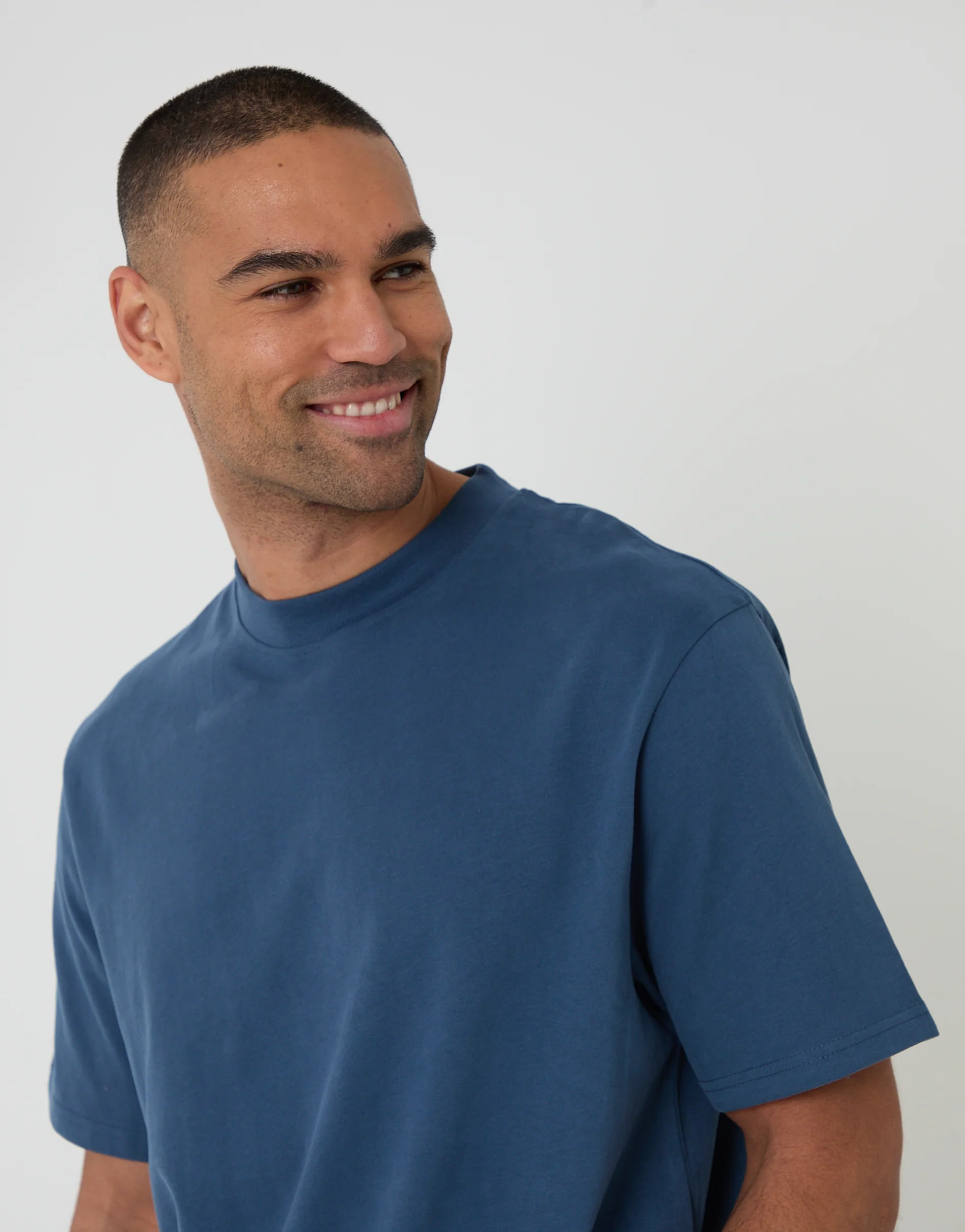 Relaxed Fit Peached Cotton T-Shirt in Dark Denim - Image 4