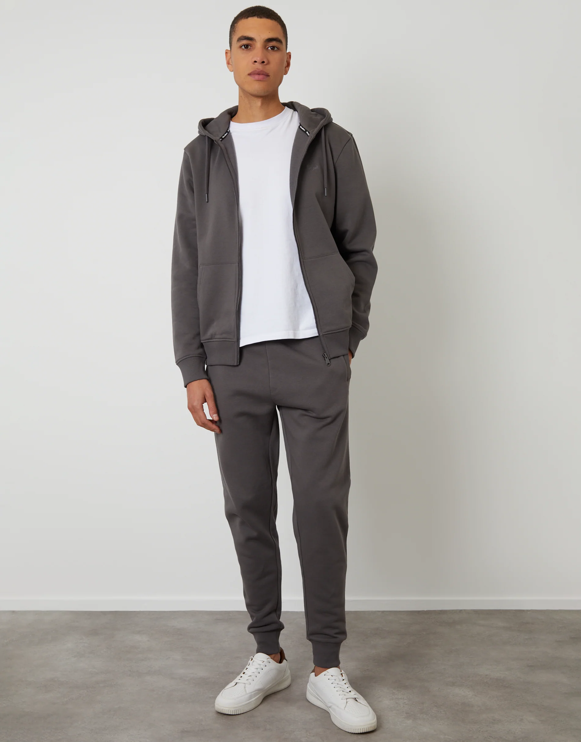 Regular Fit Joggers in Dark Grey