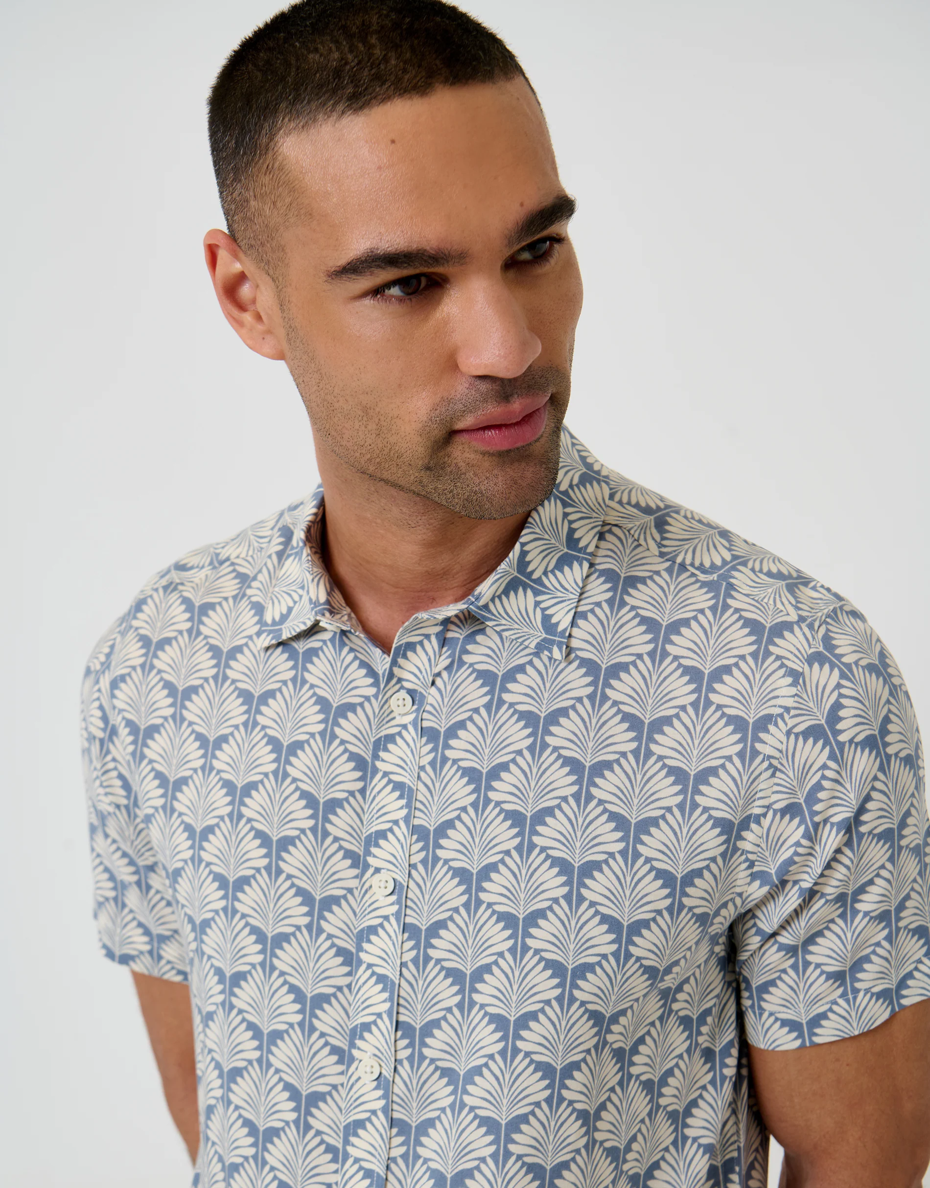 Linear Leaf Print Short Sleeve Shirt in Denim Blue - Image 4