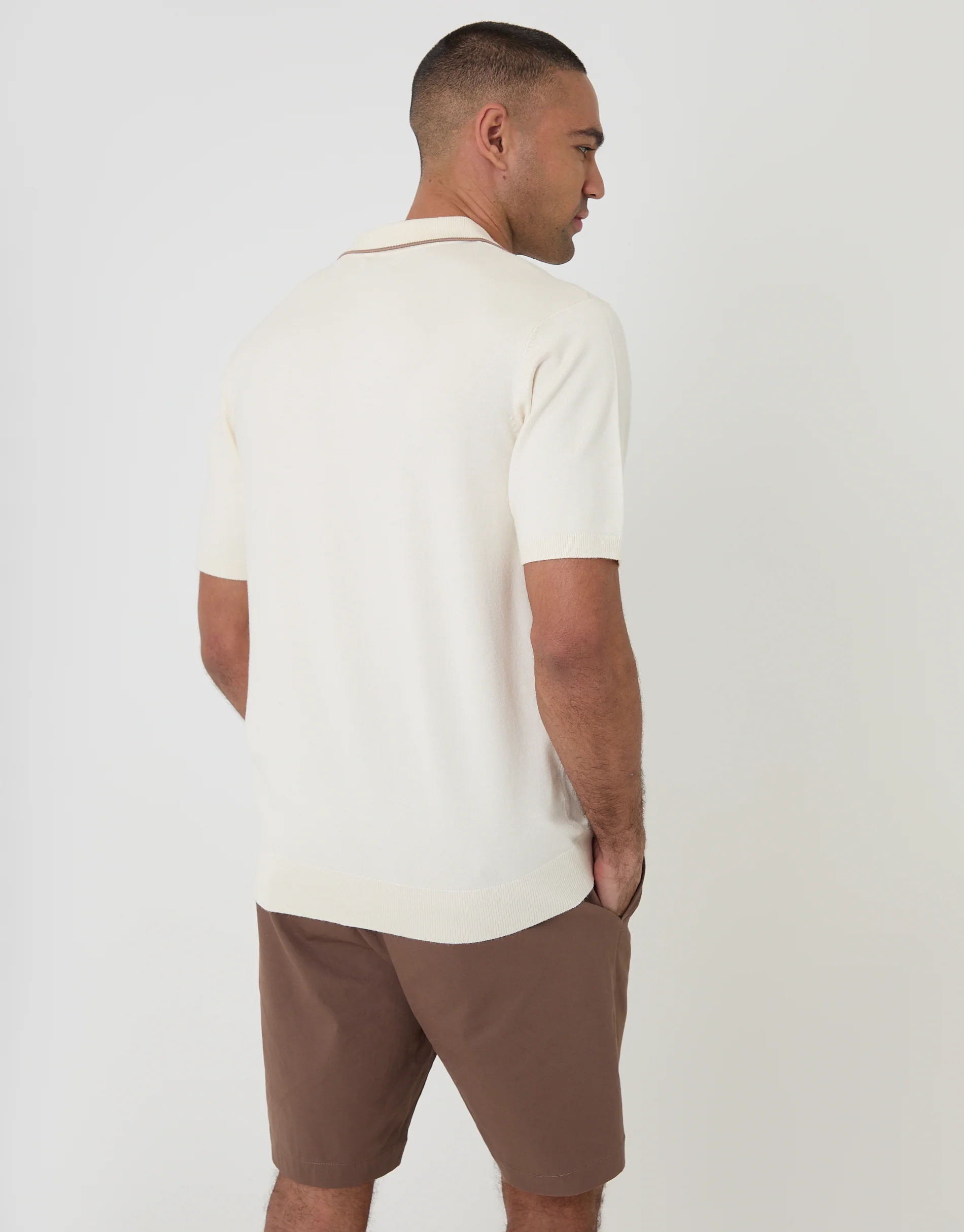 Knitted Contrast Tipping Trophy Neck Polo in Ecru - Image 2