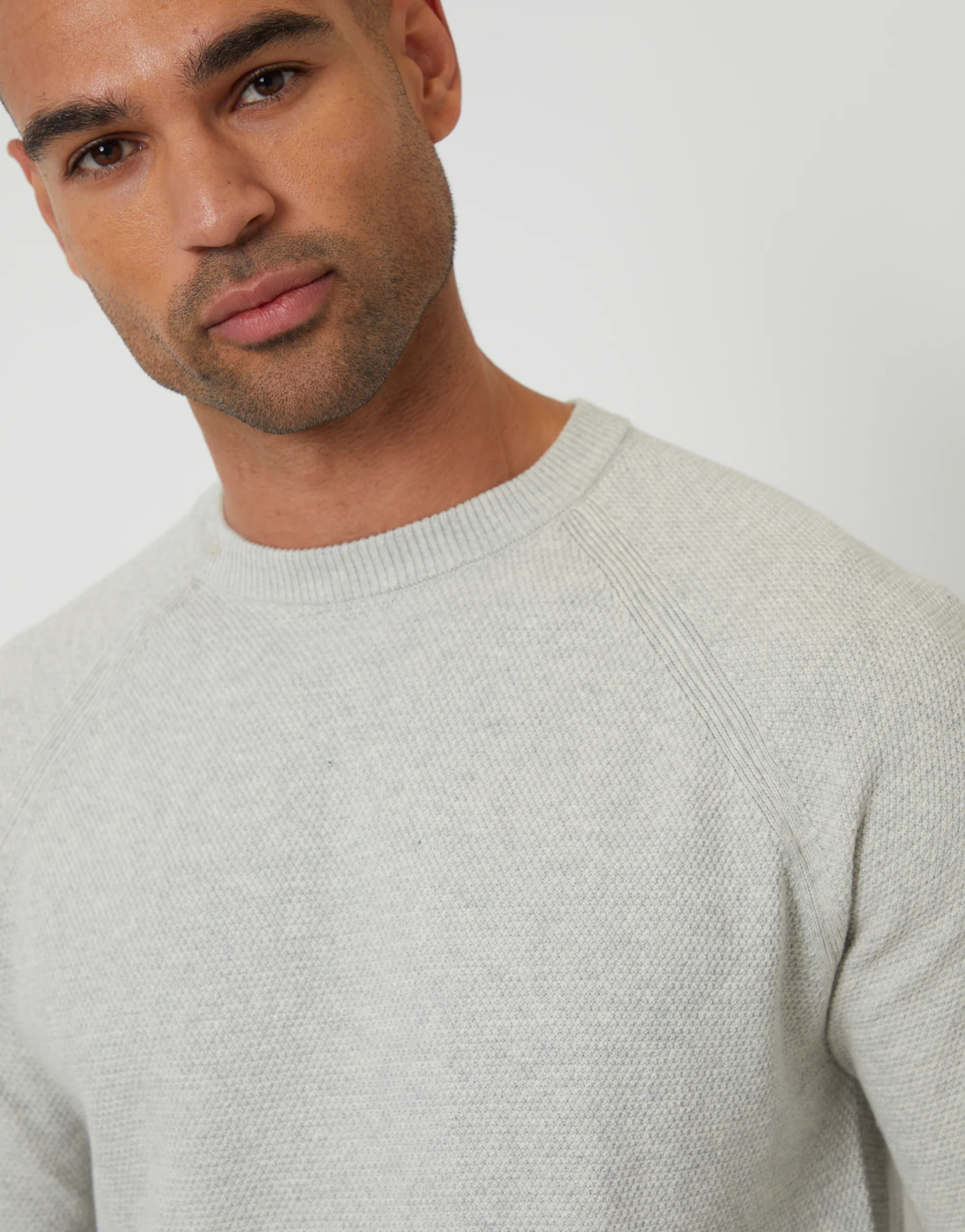 Raglan Knitted Crew Neck Jumper in Ecru Marl - Image 4