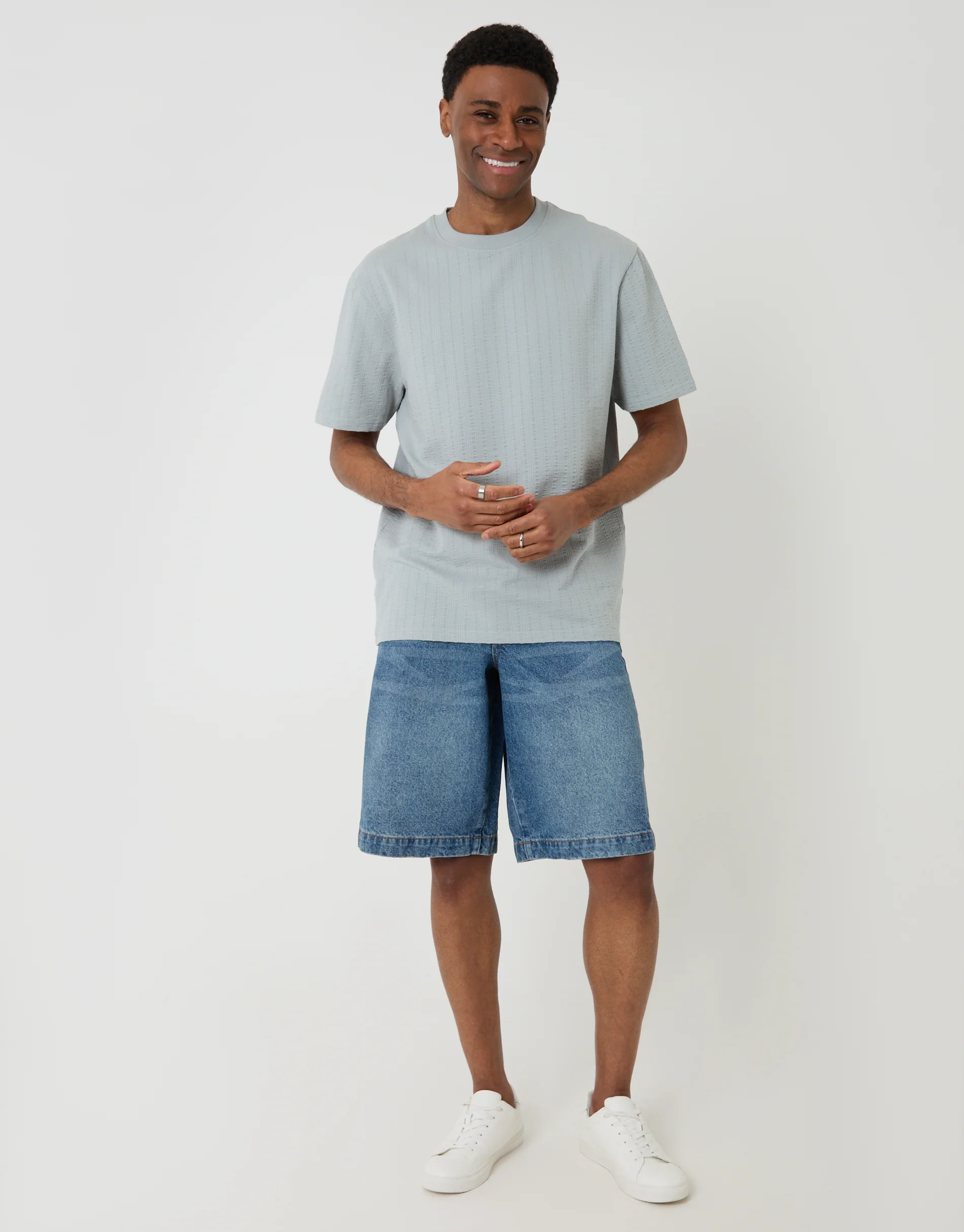 Relaxed Fit Textured Crew Neck T-Shirt in Grey - Image 3