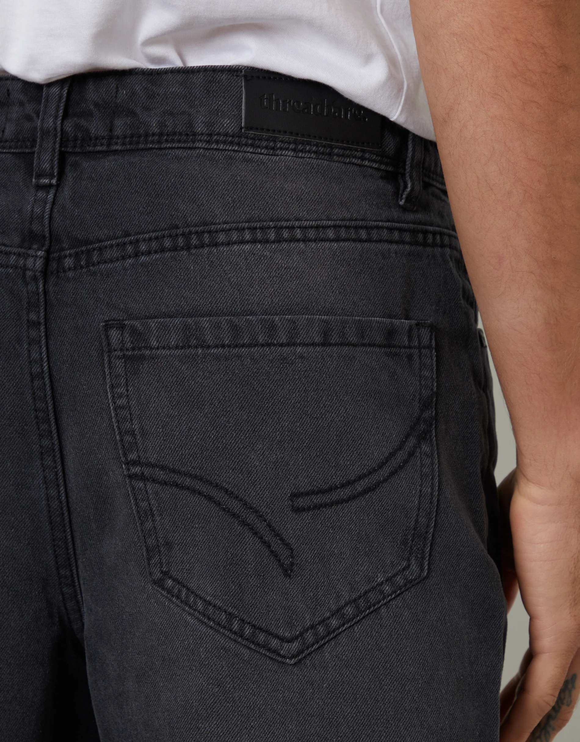 Loose Fit Jeans in Grey Wash - Image 4