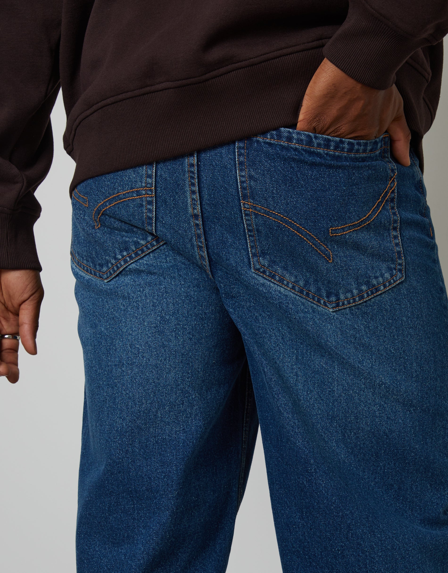 Baggy Fit Jeans in Mid Wash - Image 4