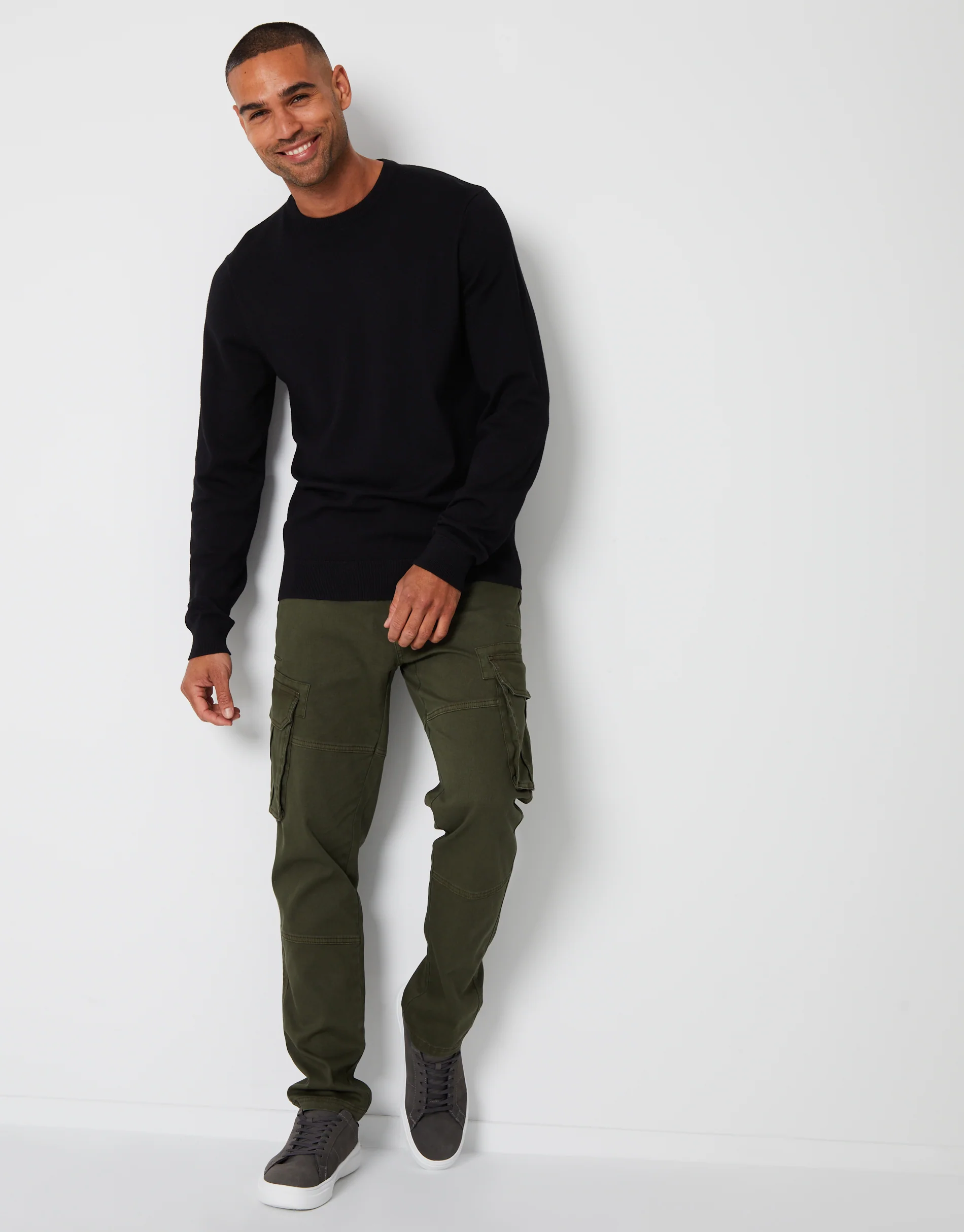 2 Pack Crew Neck Knitted Jumpers in Navy & Black - Image 4