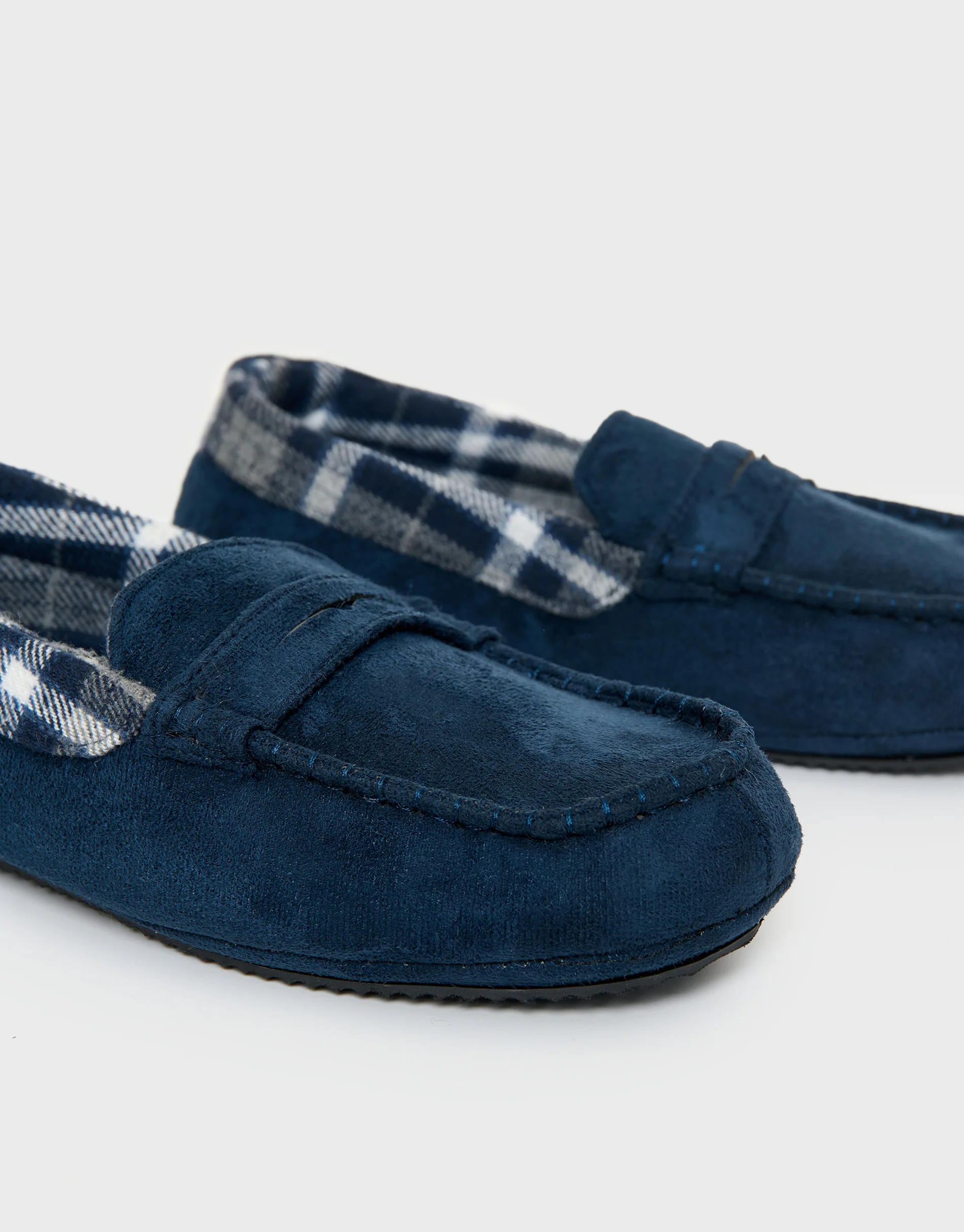 Faux Suede Fabric Trim Moccasin Slippers in Navy - Image 3