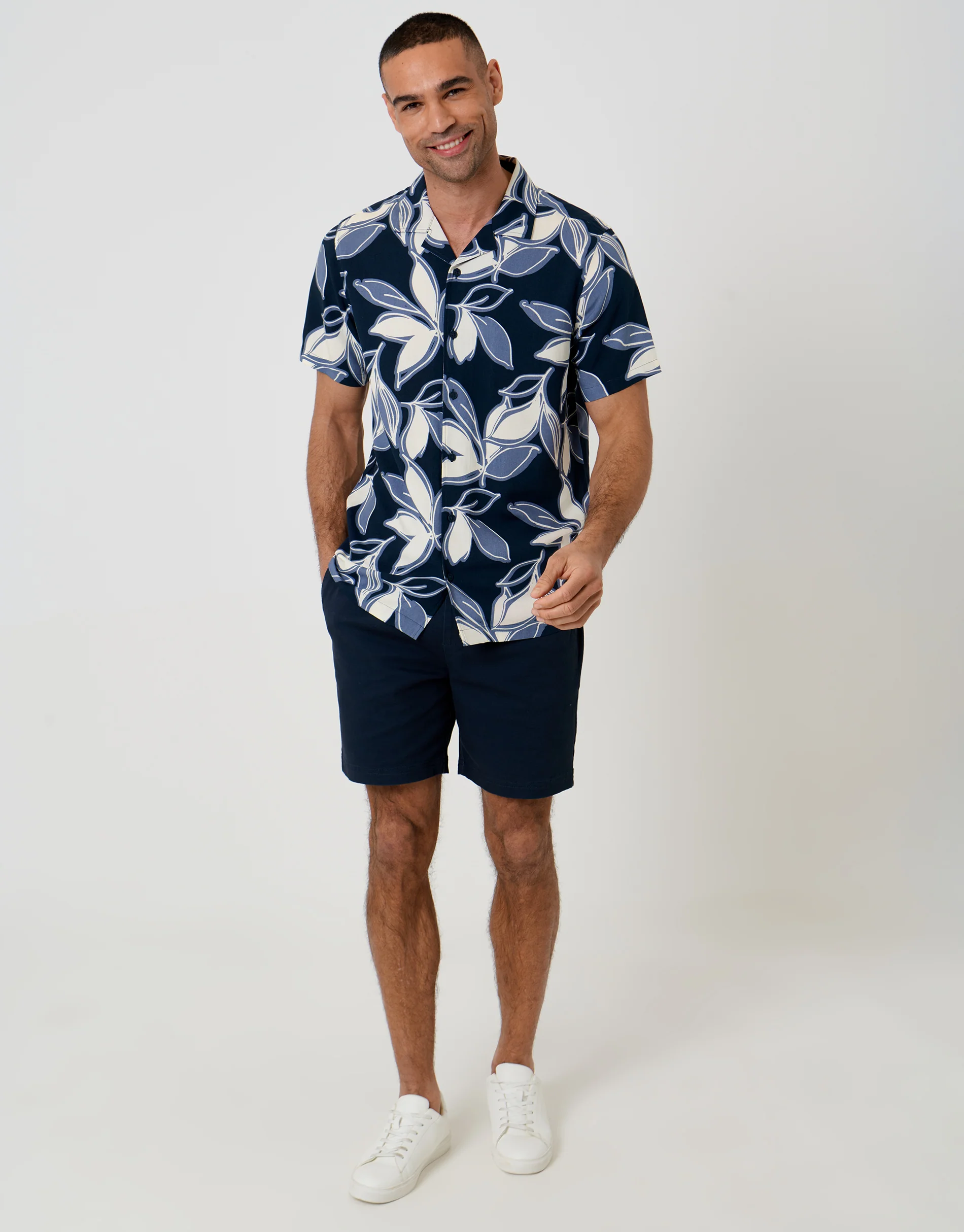 Leaf Print Short Sleeve Shirt in Navy - Image 3