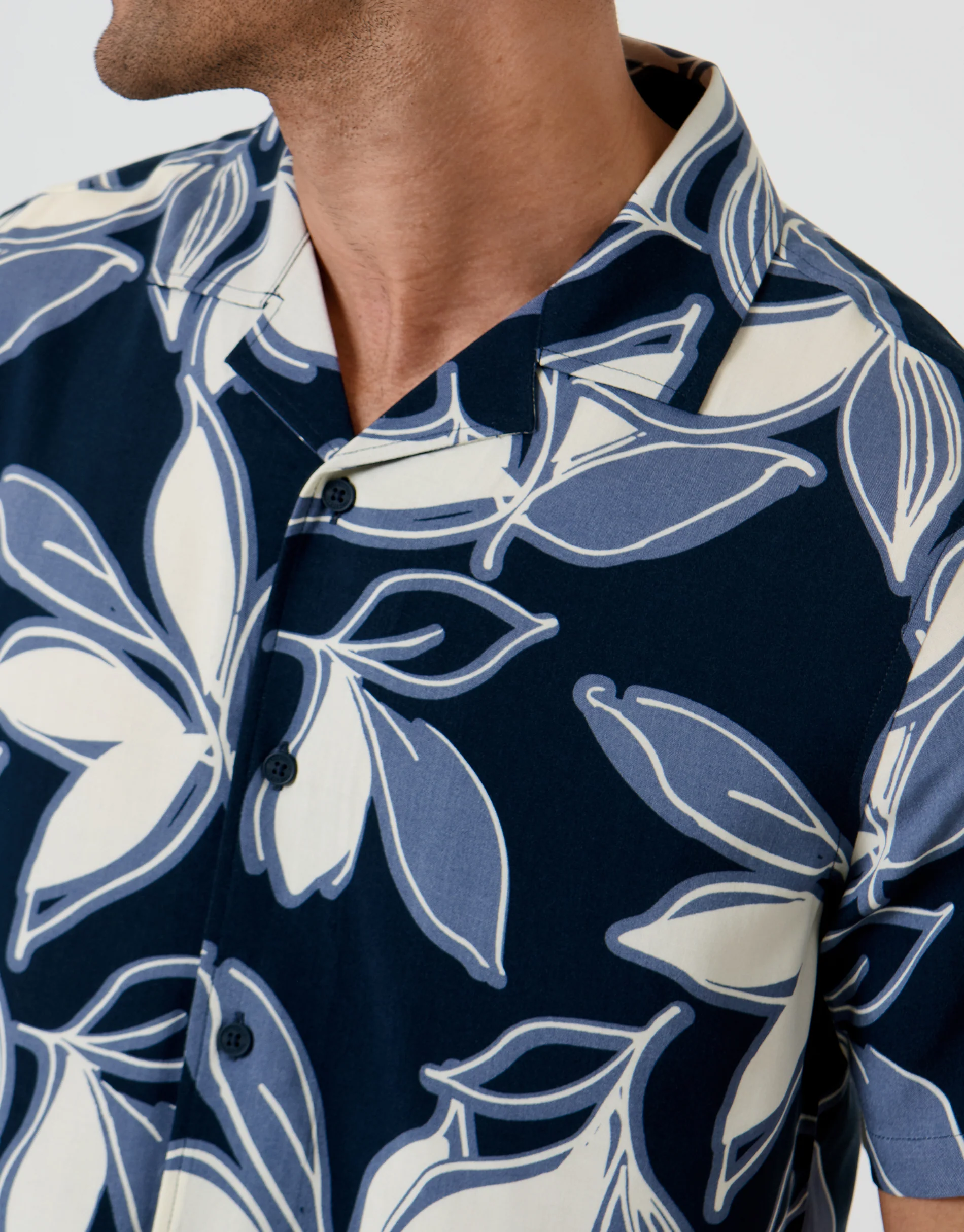 Leaf Print Short Sleeve Shirt in Navy - Image 5