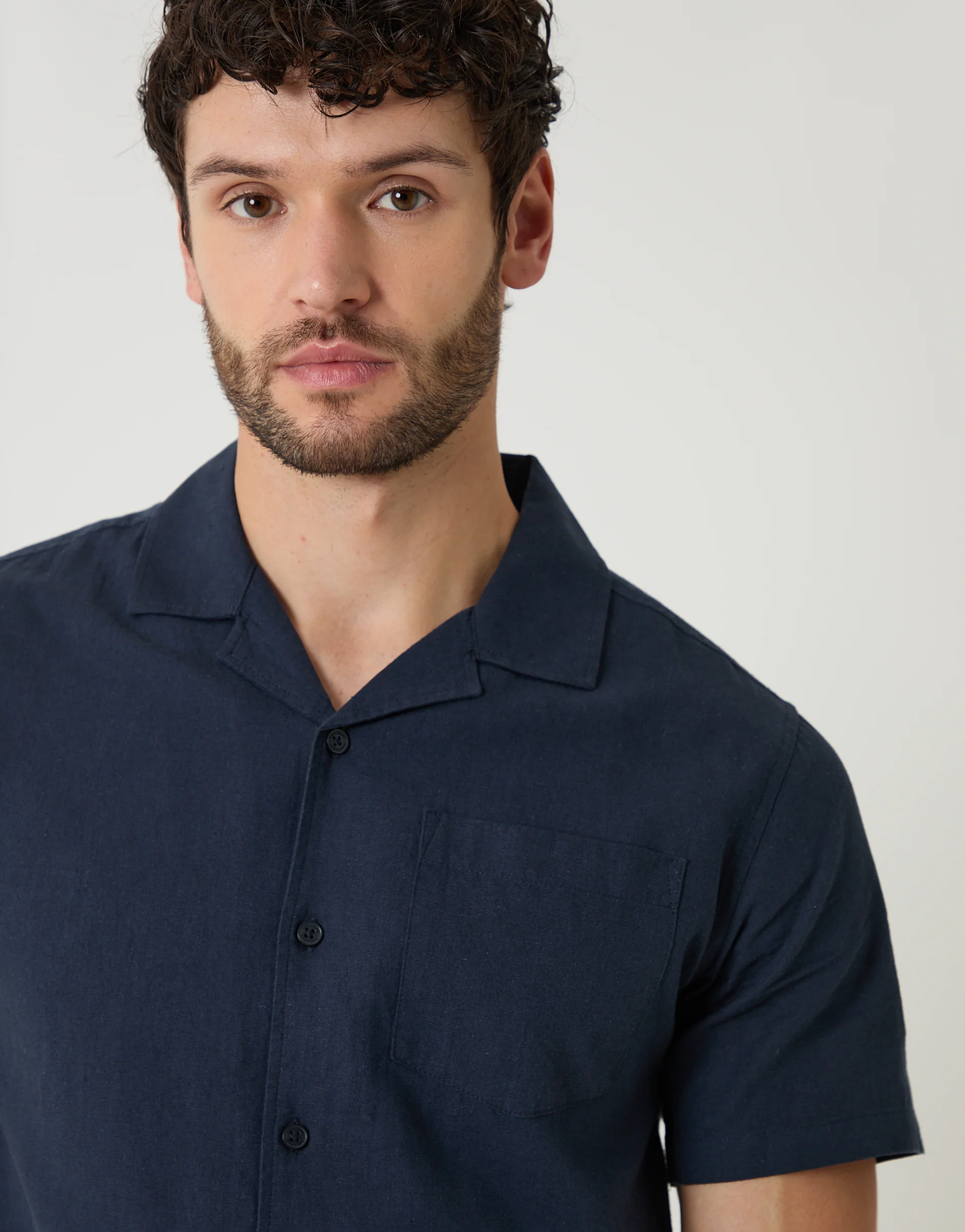 Linen Cotton Blend Short Sleeve Shirt in Navy - Image 4