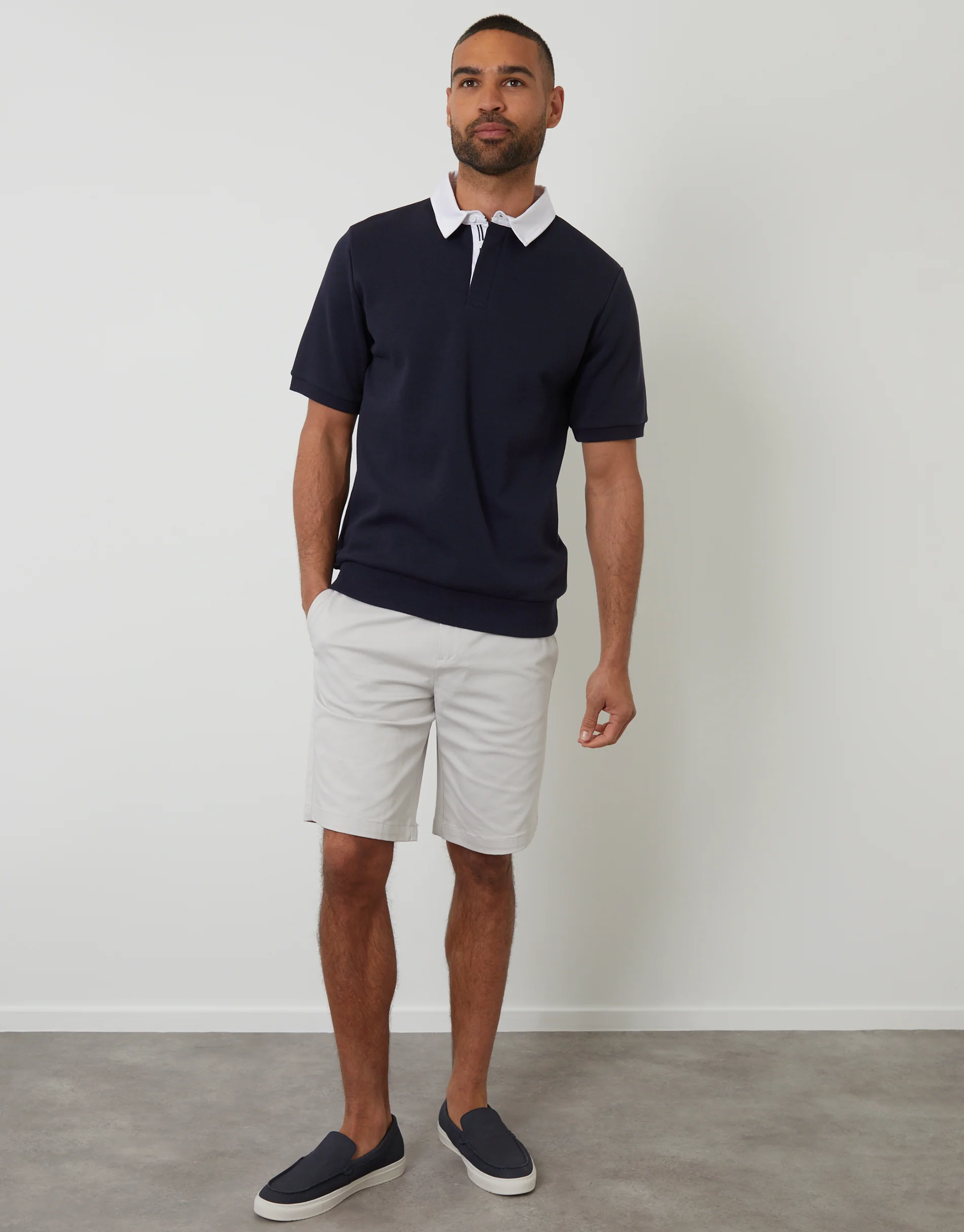 Pique Short Sleeve Polo in Navy - Image 3