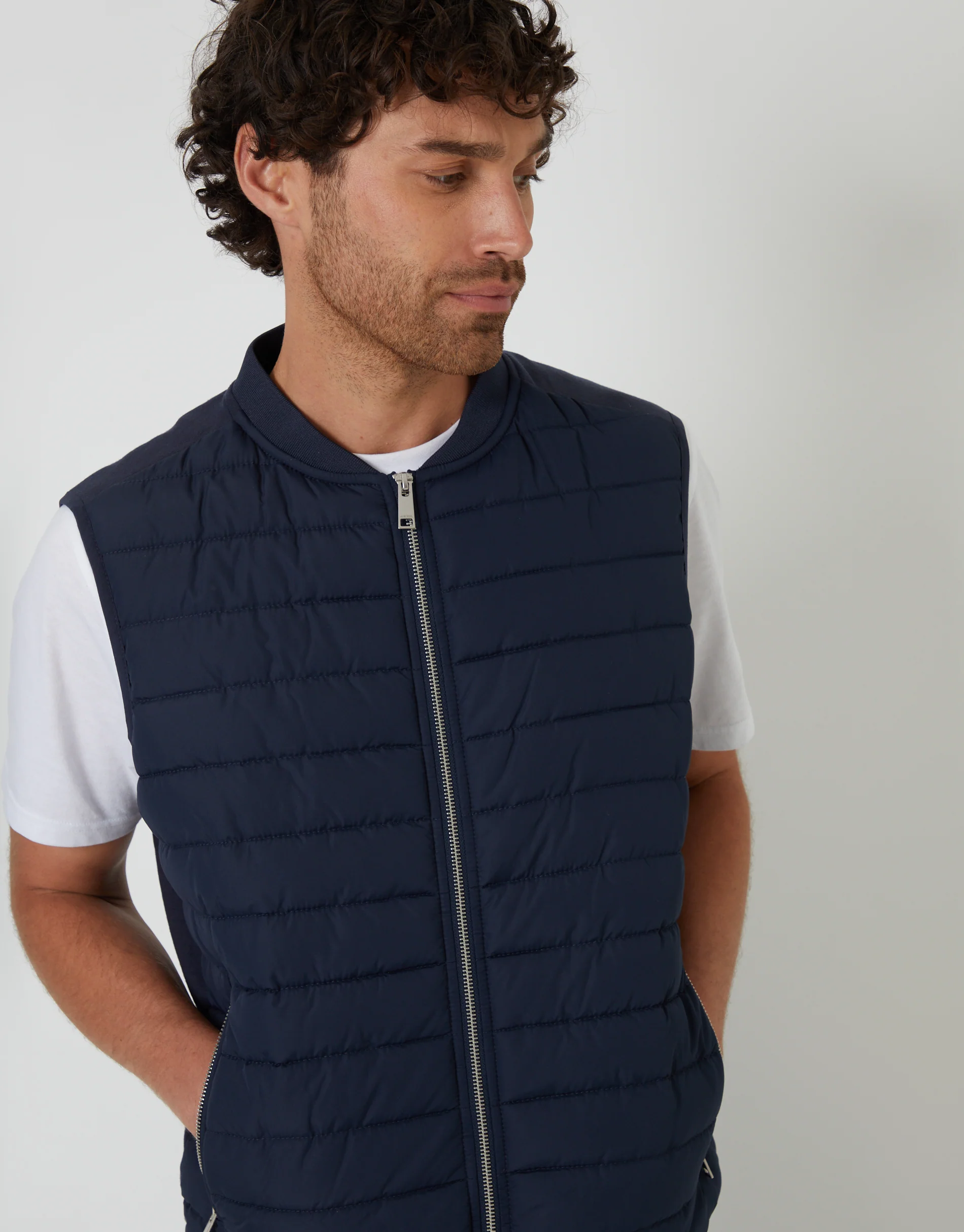 Quilted Hybrid Gilet in Navy - Image 4