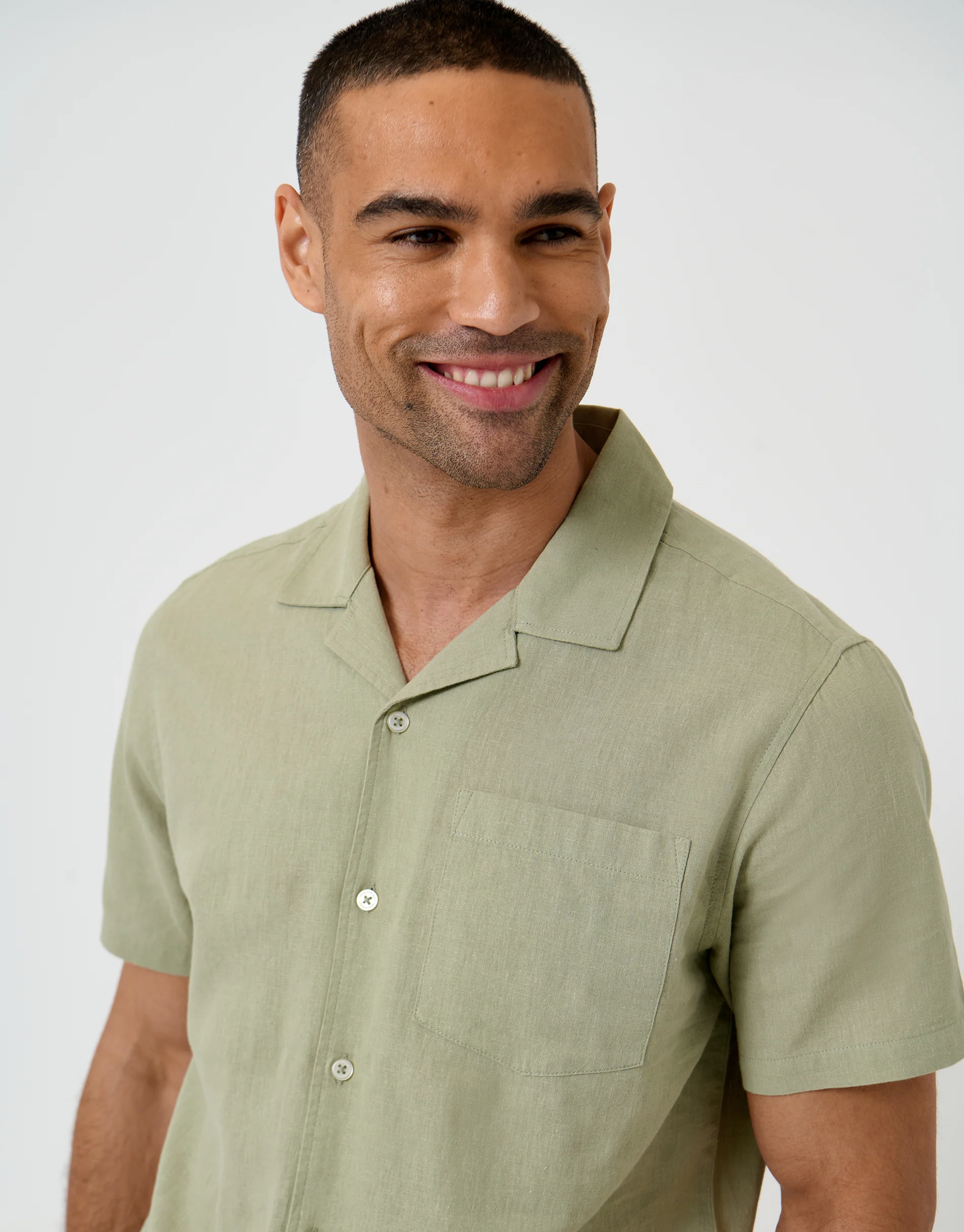 Linen Cotton Blend Short Sleeve Shirt in Sage Green - Image 4