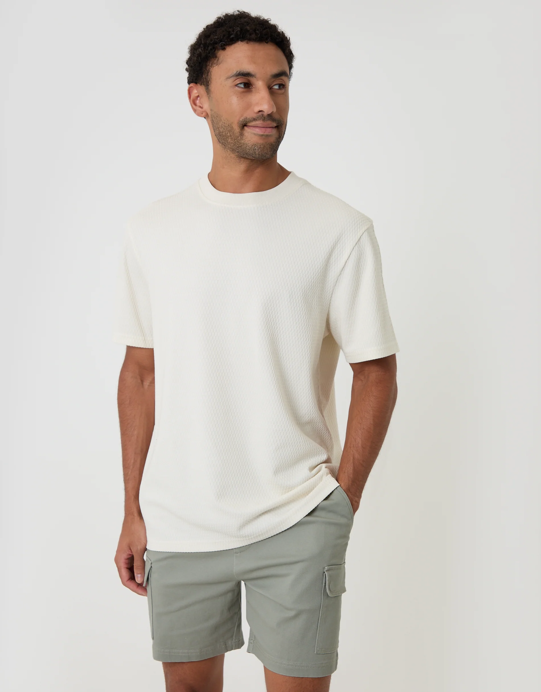 Shorter Length Elasticated Waist Stretch Cargo Shorts in Sage Green