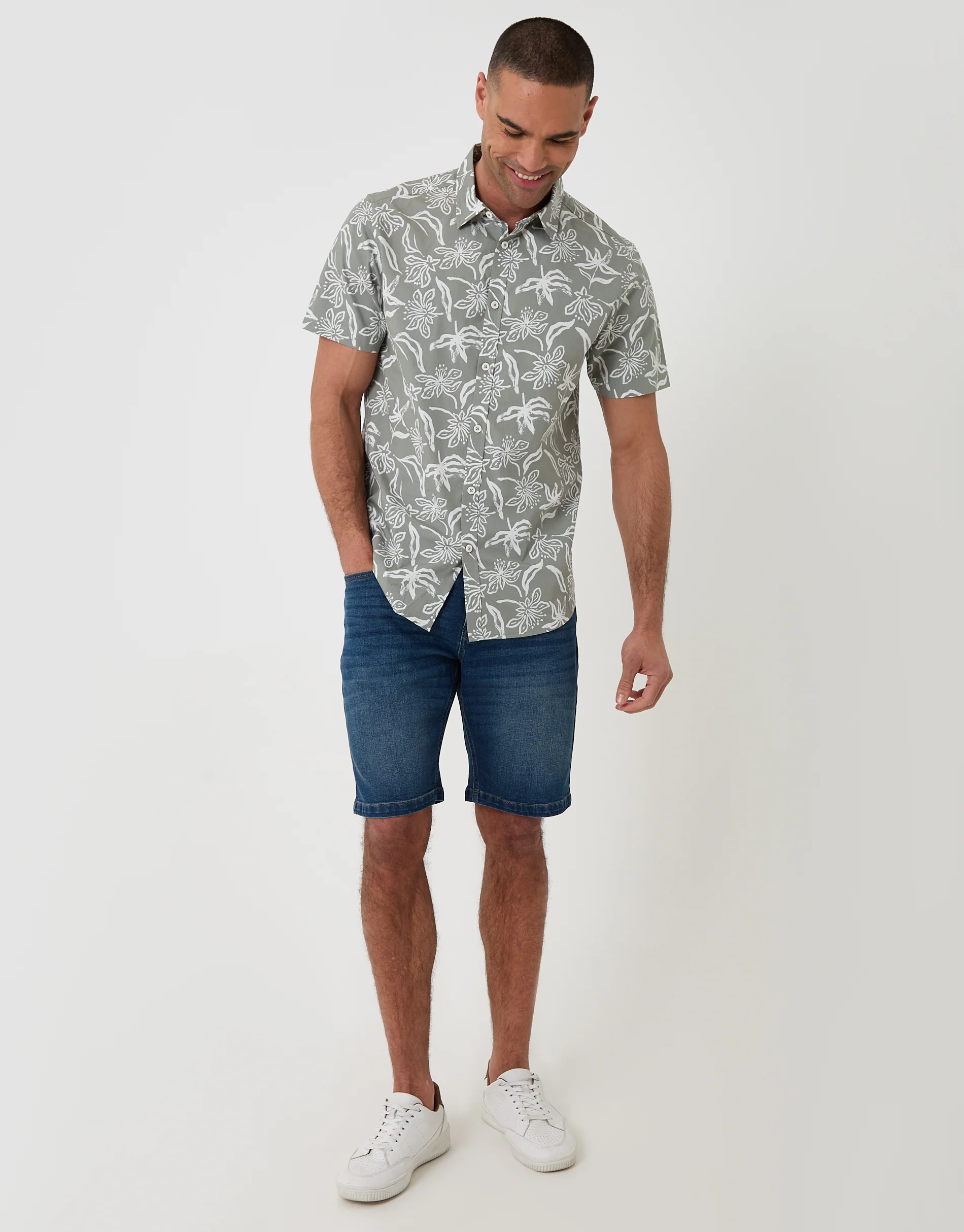 Tropical Print Cotton Poplin Short Sleeve Shirt in Sage Green - Image 3