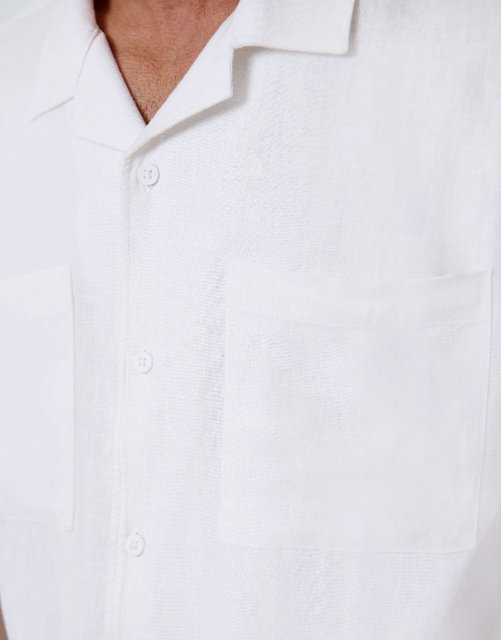 Relaxed Fit Linen Blend Short Sleeve Shirt in White - Image 5